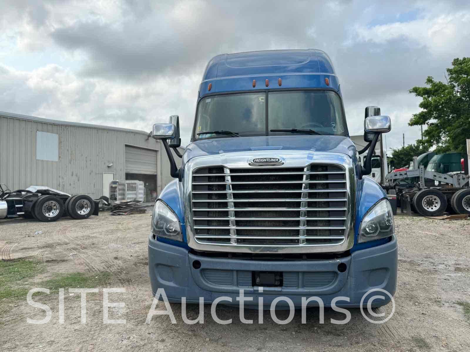 2017 Freightliner Cascadia T/A Sleeper Truck Tractor