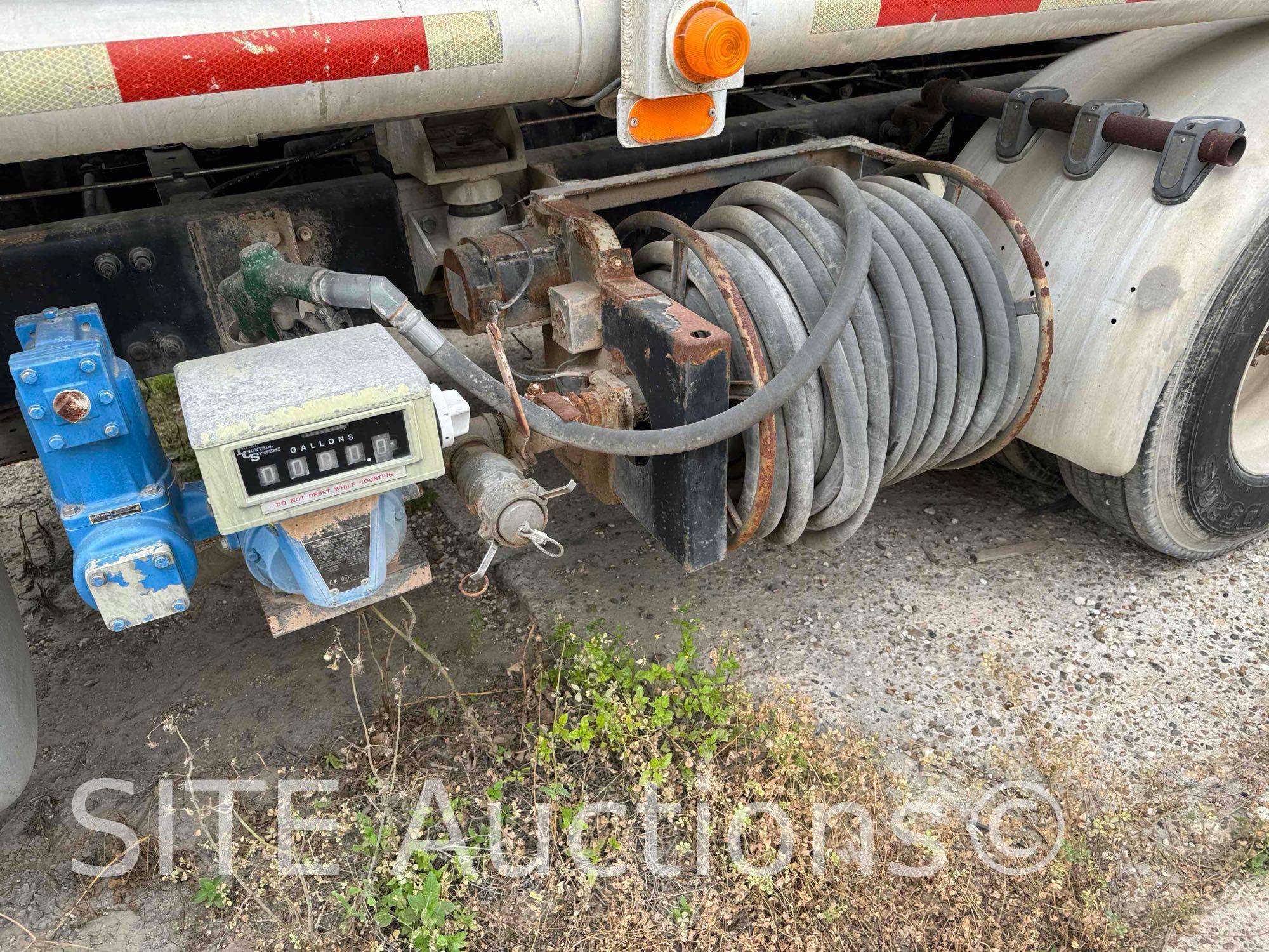 2007 Freightliner Columbia T/A Fuel Truck