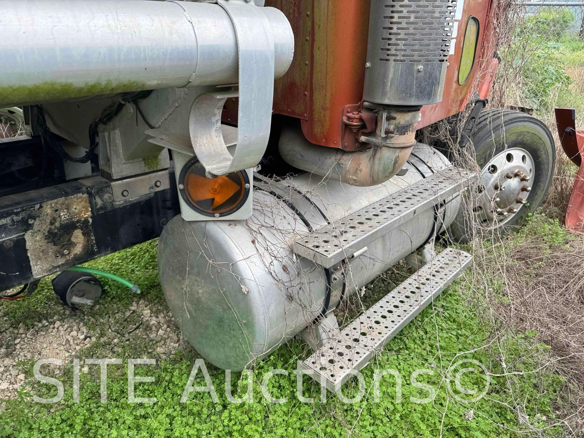 2004 Freightliner Columbia T/A Fuel Truck