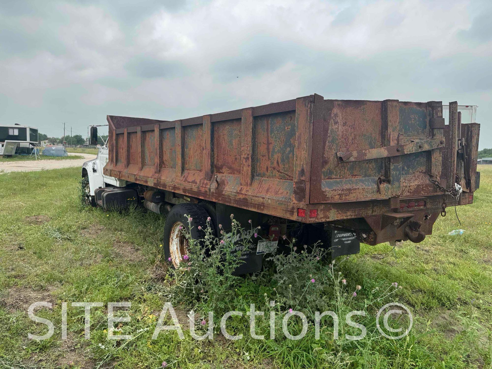 1996 Ford F700 S/A Dump Truck