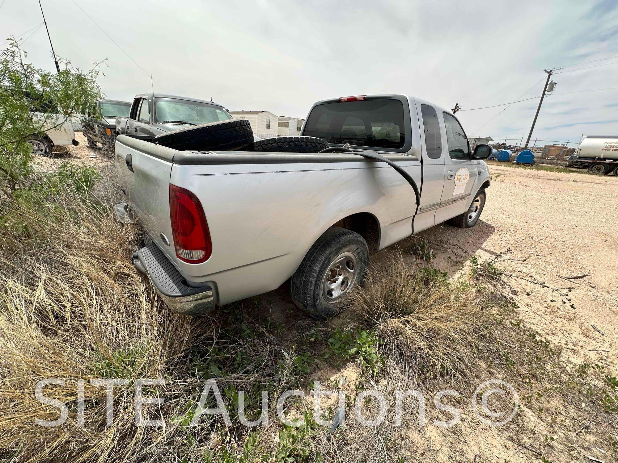 2000 Ford F150 Extended Cab Pickup Truck