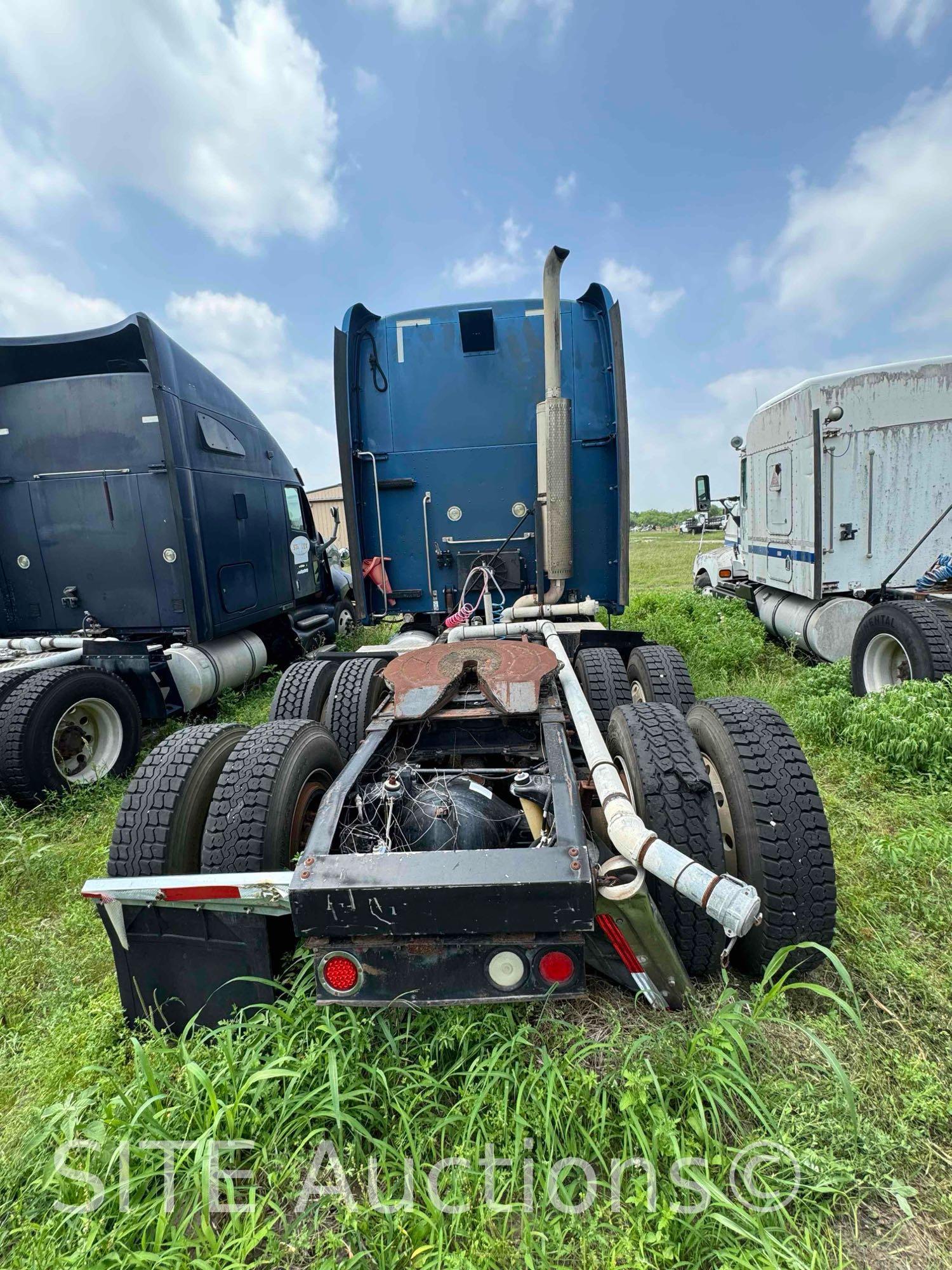 2007 Peterbilt 387 T/A Sleeper Truck Tractor