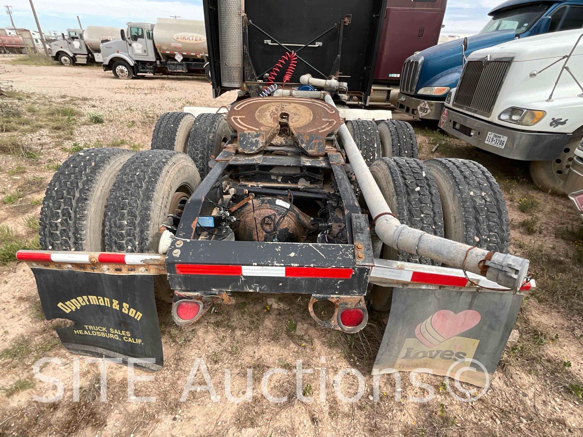 2005 Peterbilt 387 T/A Sleeper Truck Tractor