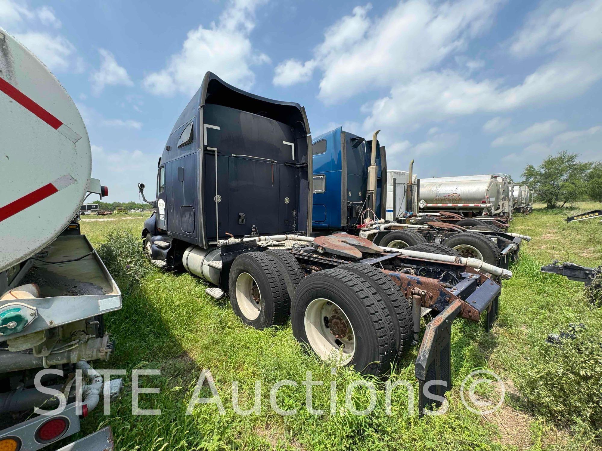 2006 Kenworth T2000 T/A Sleeper Truck Tractor