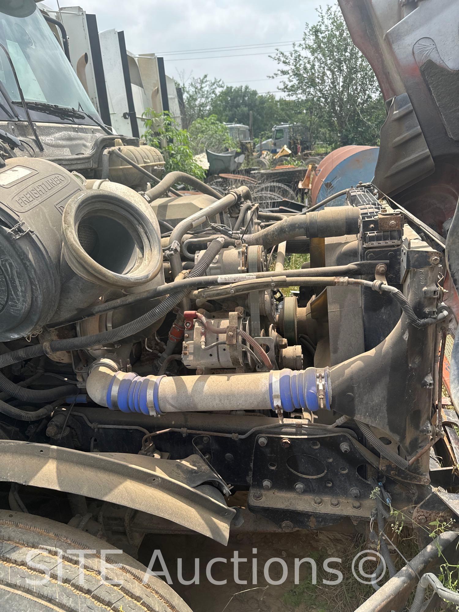 2004 Freightliner Columbia T/A Sleeper Truck Tractor