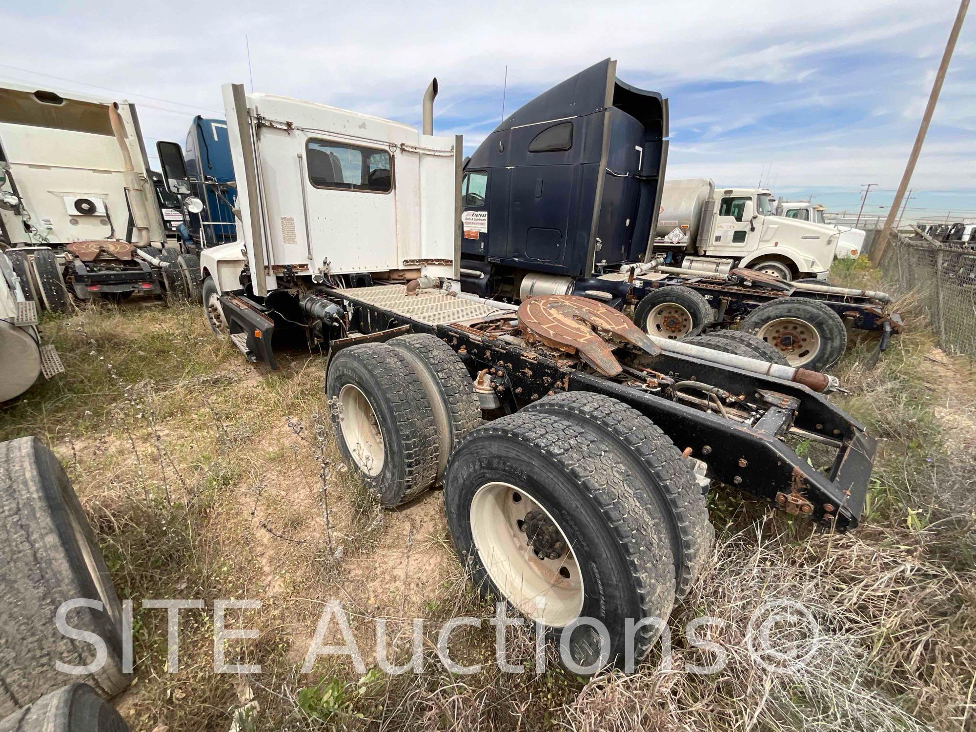 1996 Kenworth T600B T/A Daycab Truck Tractor