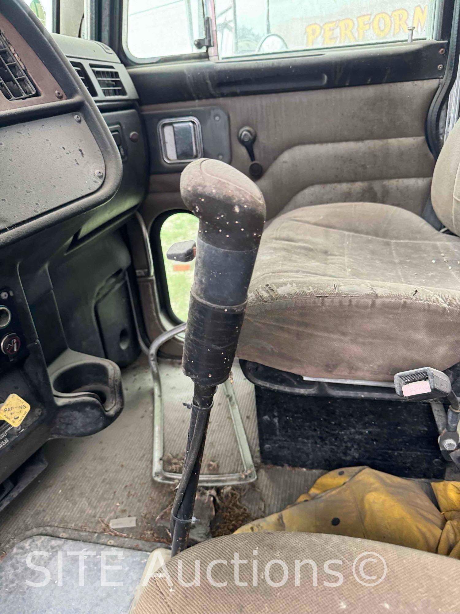 2004 Peterbilt 385 T/A Fuel Truck