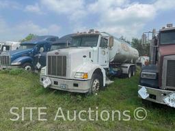 2001 Peterbilt 385 T/A Fuel Truck