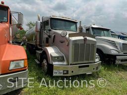 2005 Kenworth T800 T/A Fuel Truck