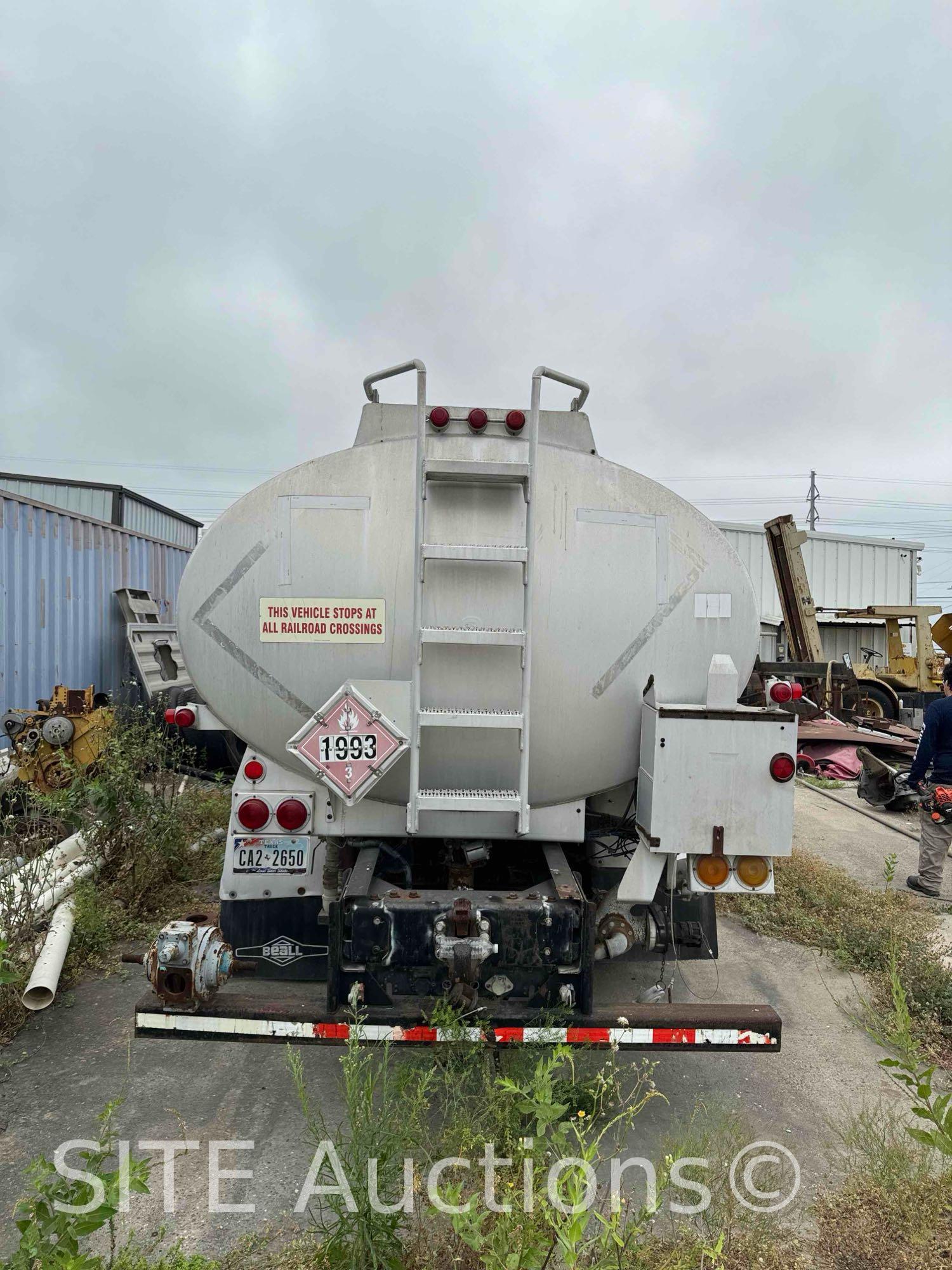 2004 Kenworth T800 T/A Fuel Truck