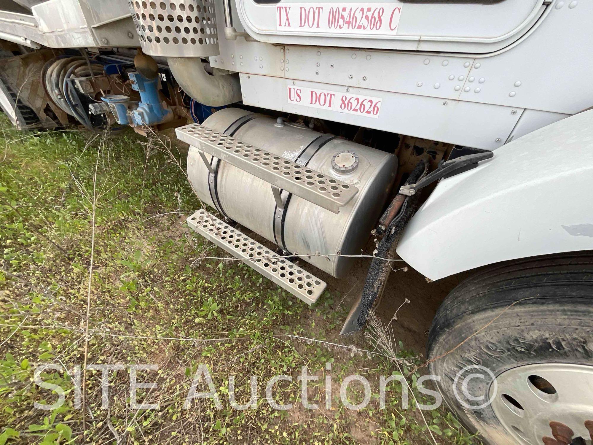 2004 Kenworth T800 T/A Fuel Truck