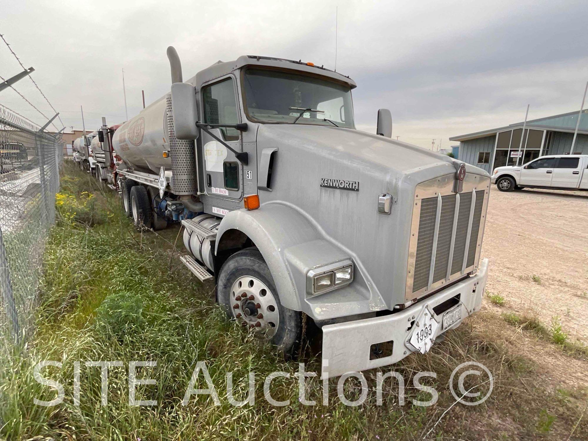 2003 Kenworth T800 T/A Fuel Truck