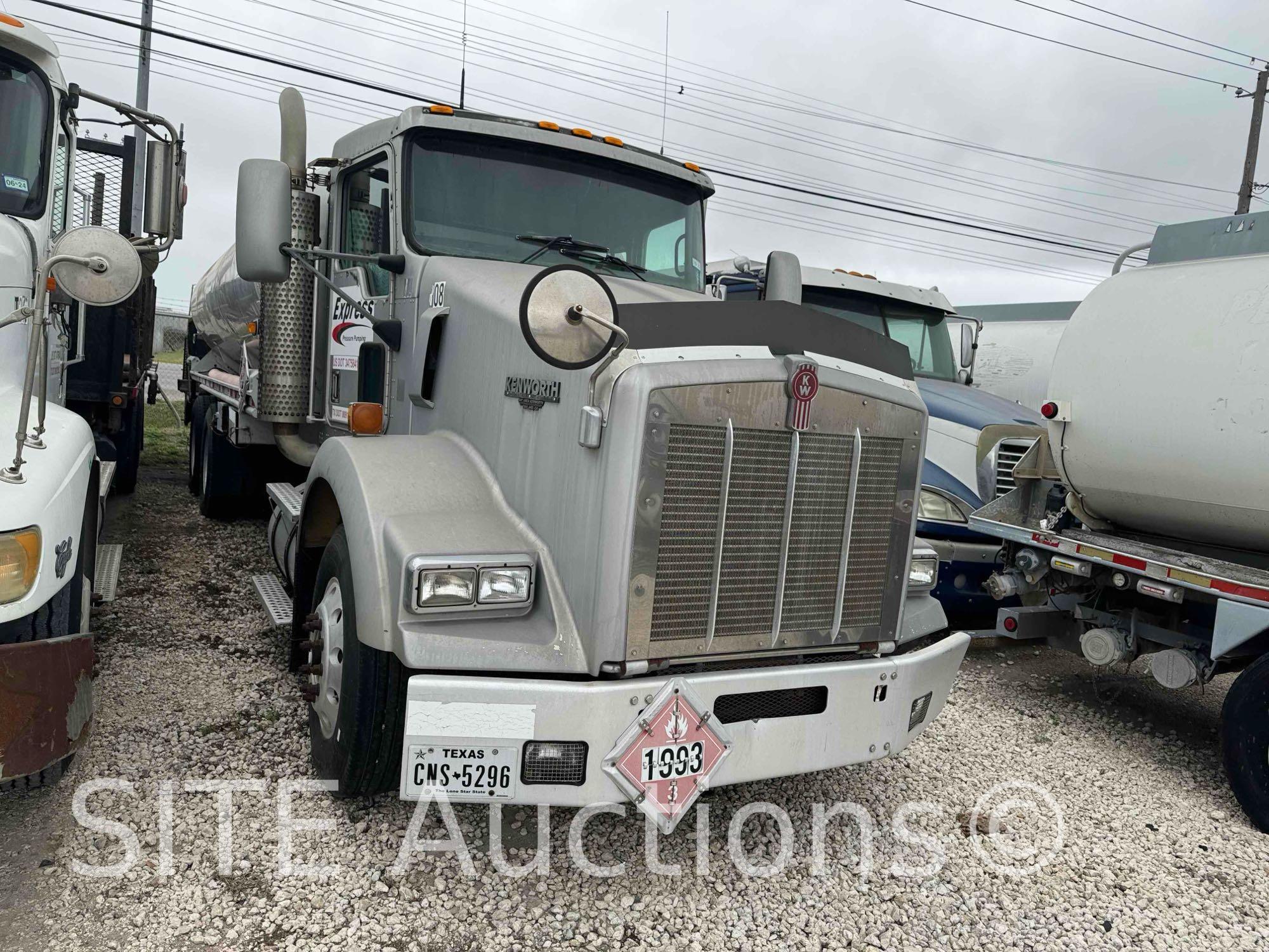 2002 Kenworth T800 T/A Fuel Truck