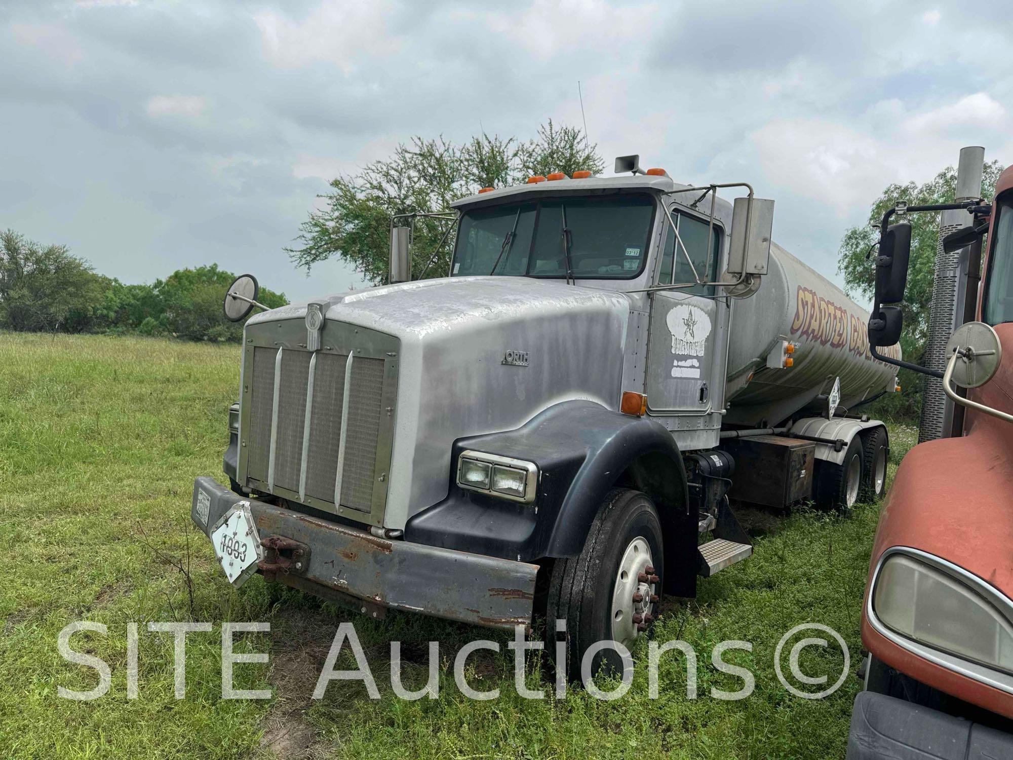 1993 Kenworth T800 T/A Fuel Truck