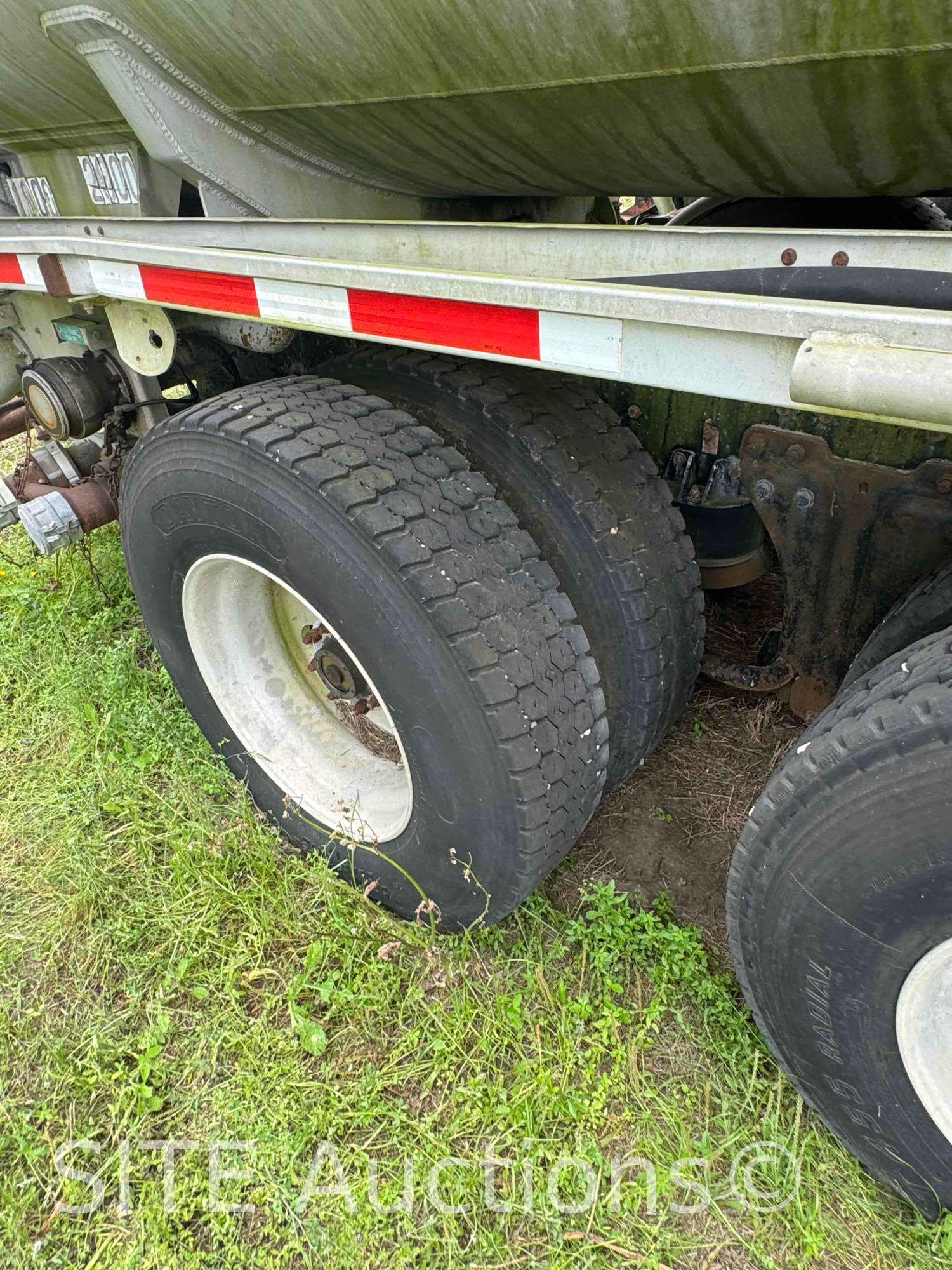 1993 Kenworth T800 T/A Fuel Truck