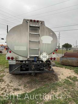 1993 Kenworth T800 T/A Fuel Truck