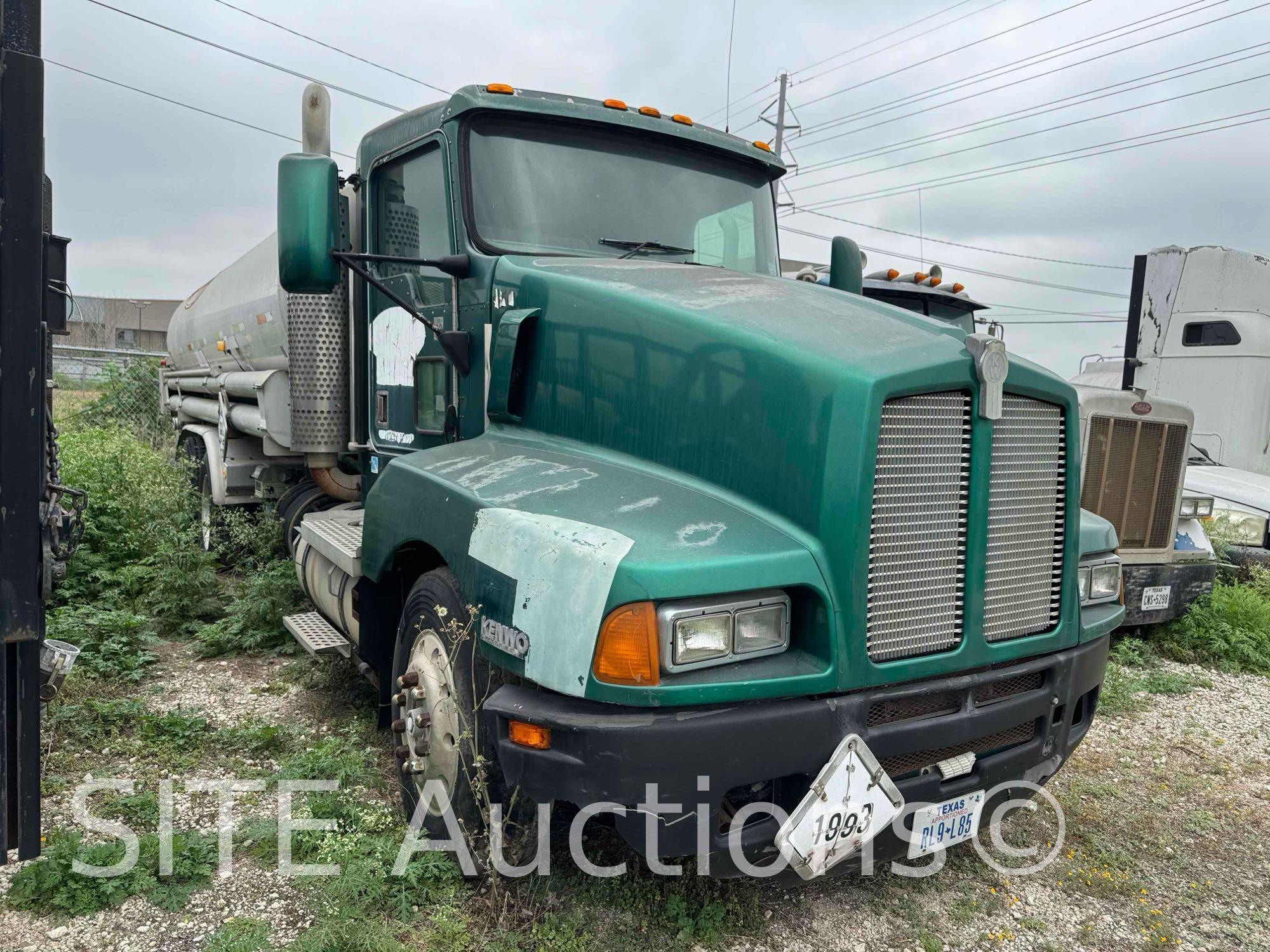 1998 Kenworth T600 T/A Fuel Truck