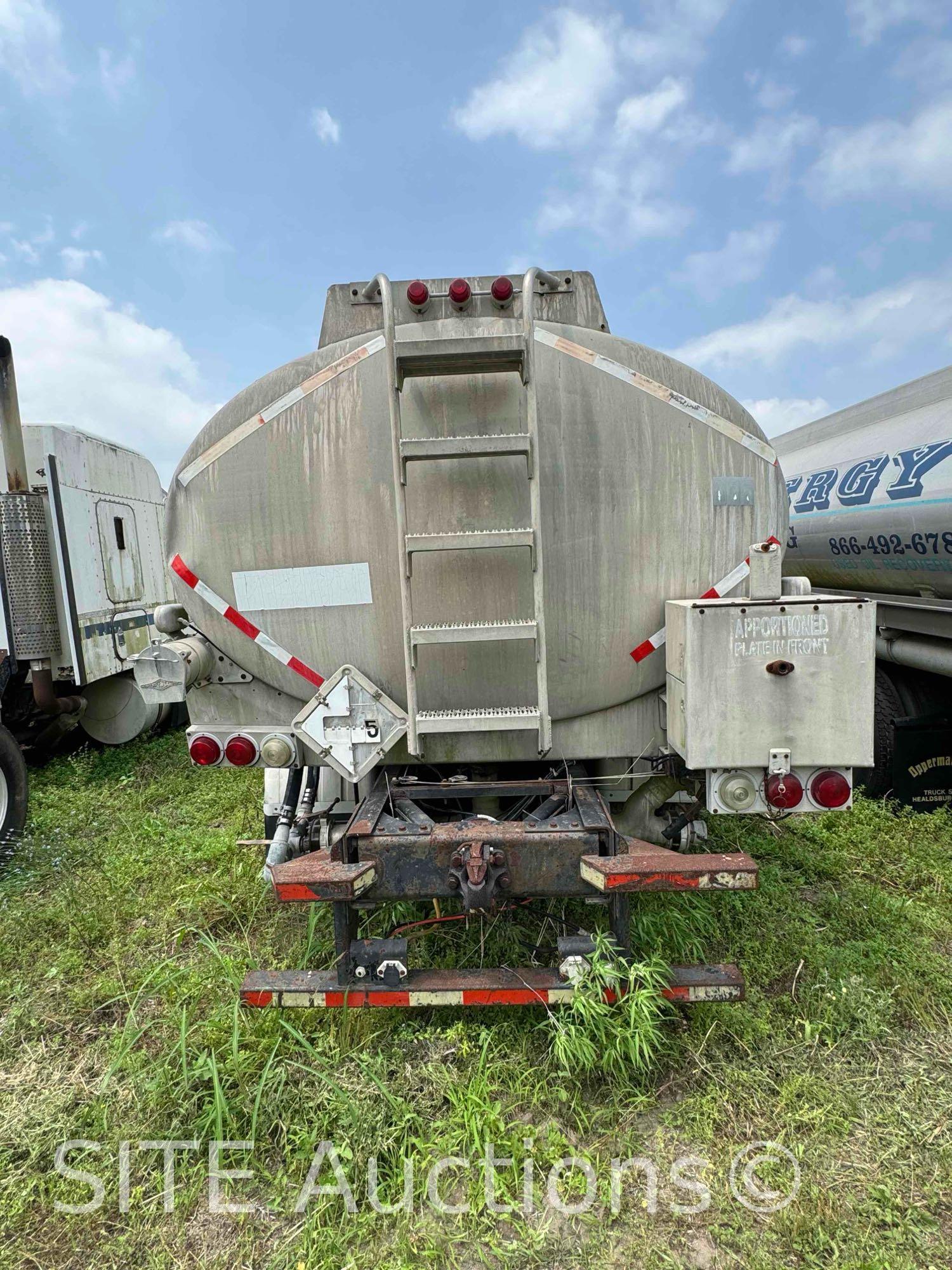 2007 Freightliner Columbia T/A Fuel Truck