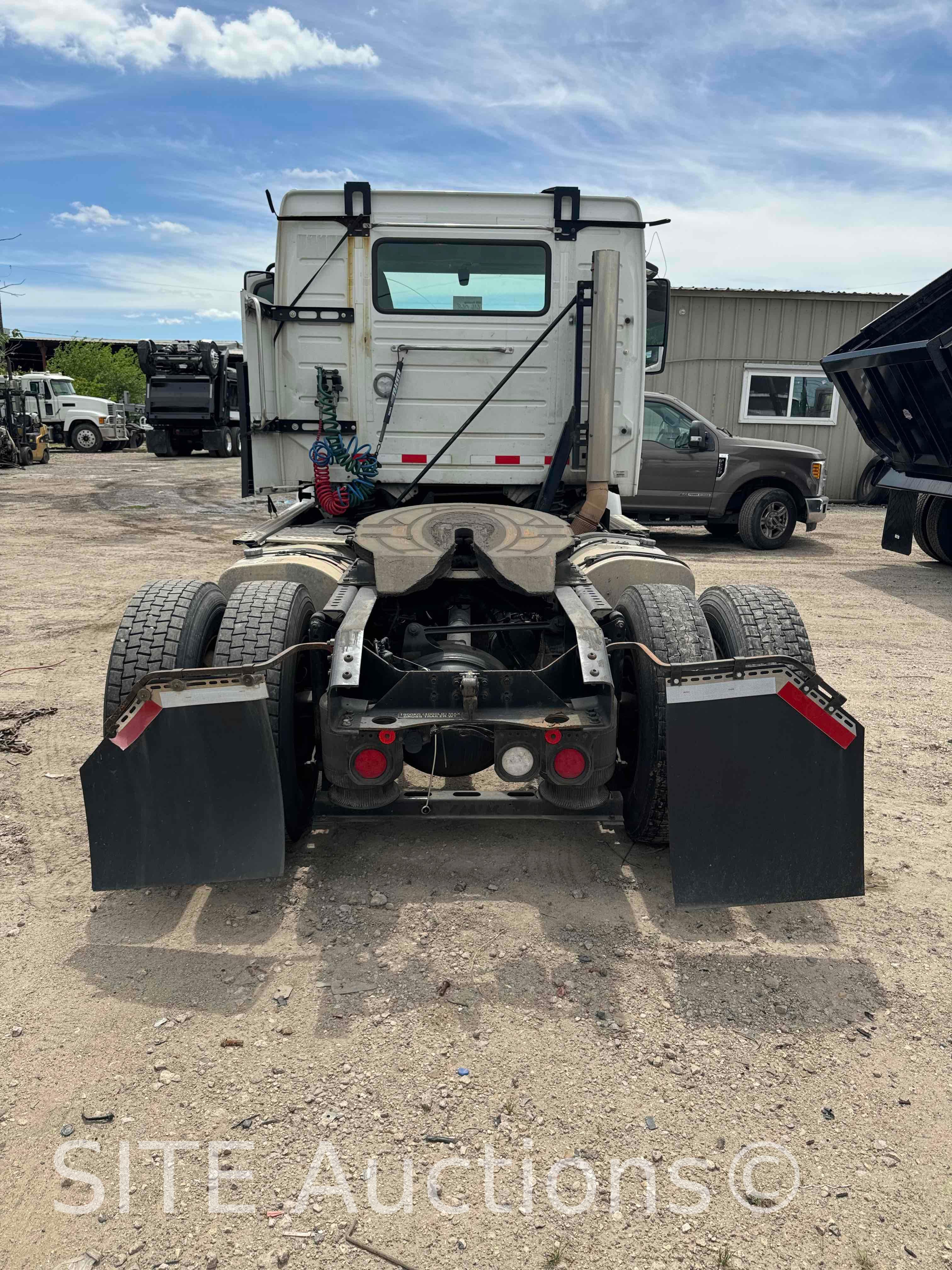 2019 Volvo VNR S/A Daycab Truck Tractor