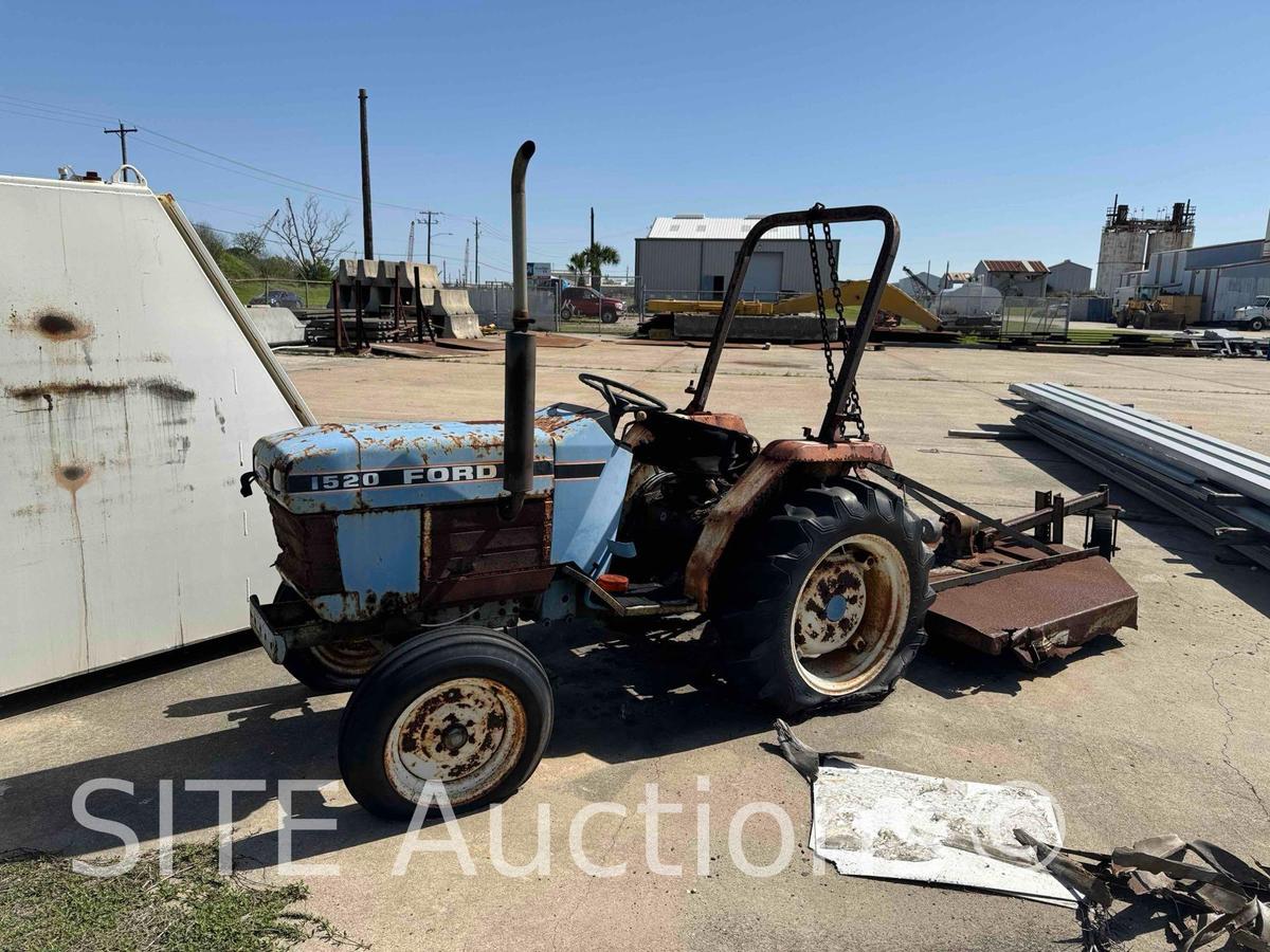 Ford 1520 Tractor