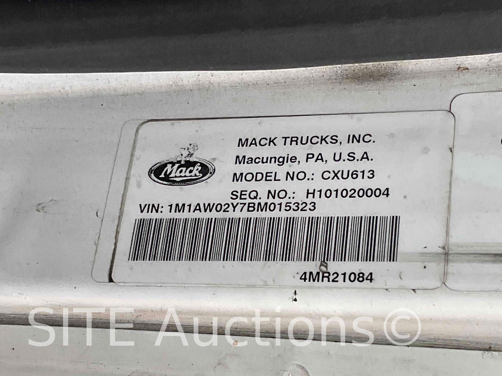 2011 Mack CXU613 T/A Dump Truck