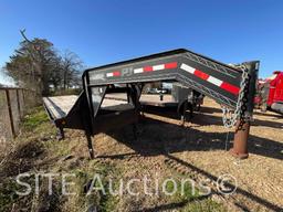 2015 PJ Gooseneck T/A Flatbed Trailer