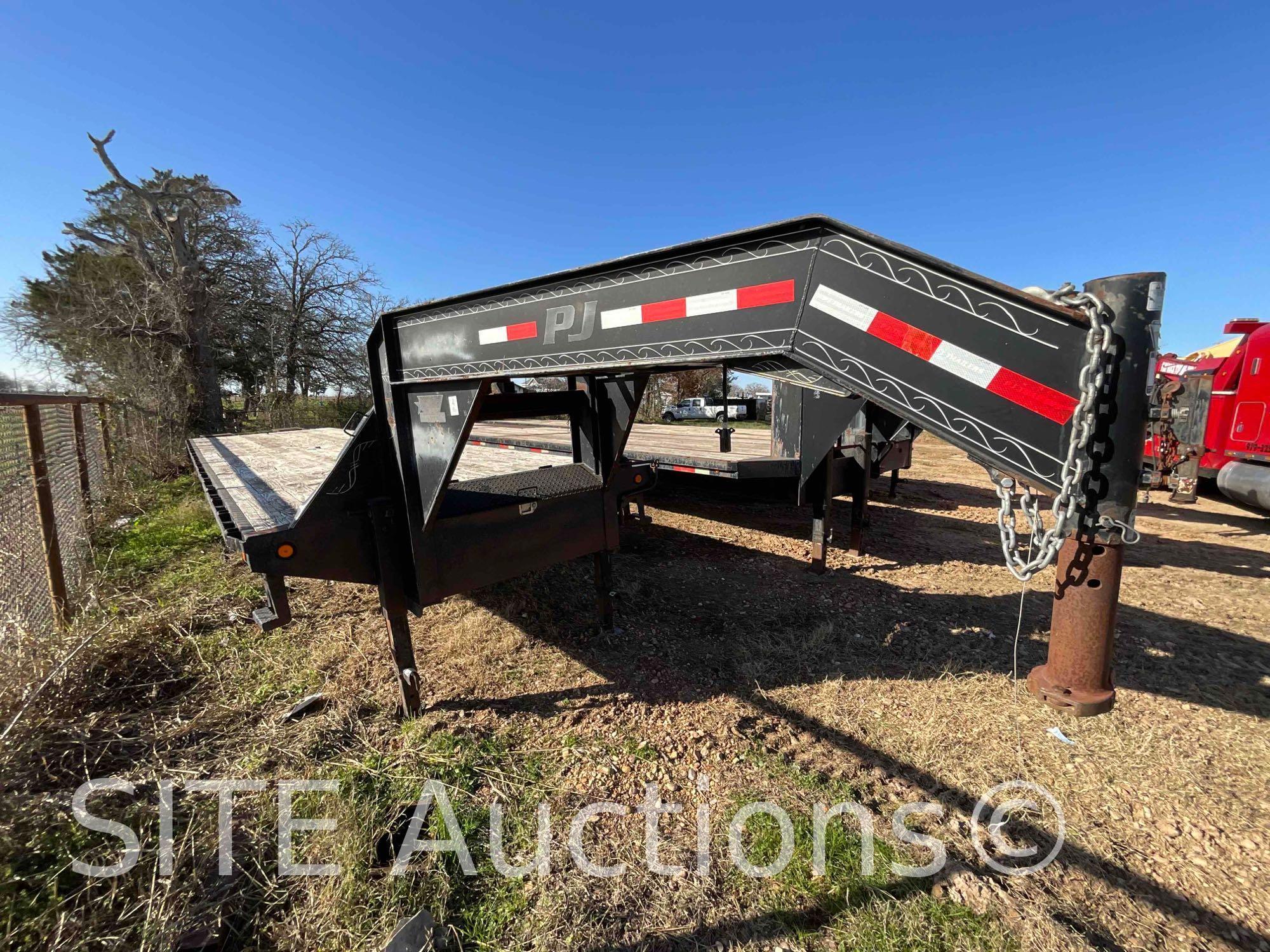 2015 PJ Gooseneck T/A Flatbed Trailer