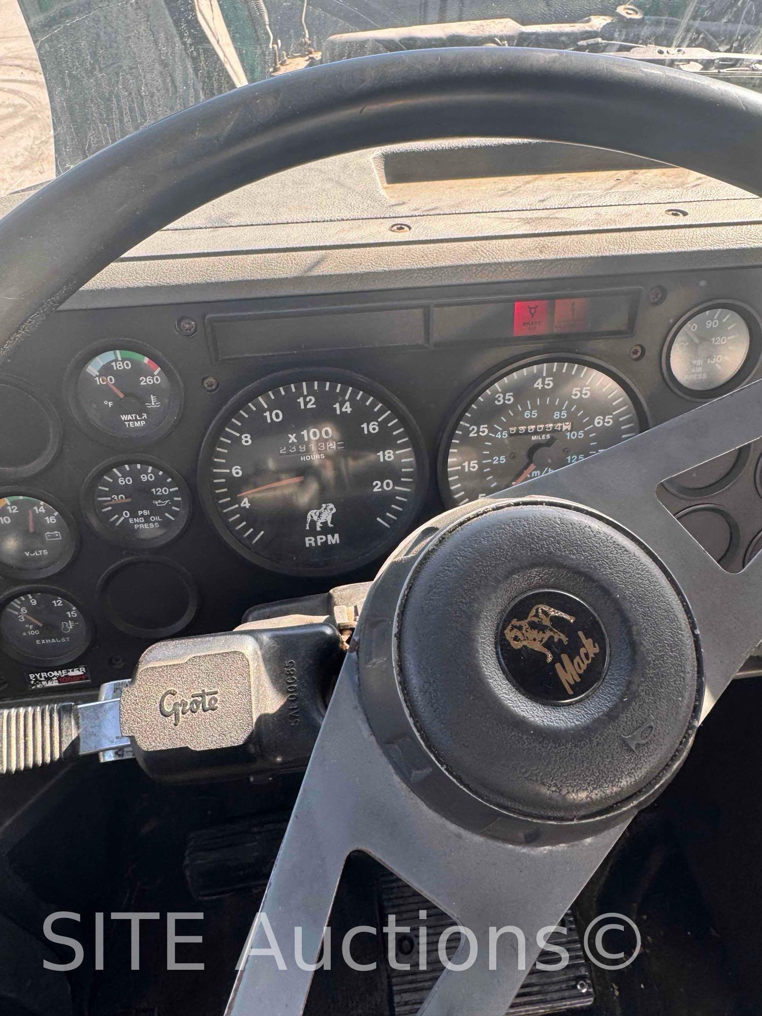 1994 Mack CH613 T/A Daycab Truck Tractor