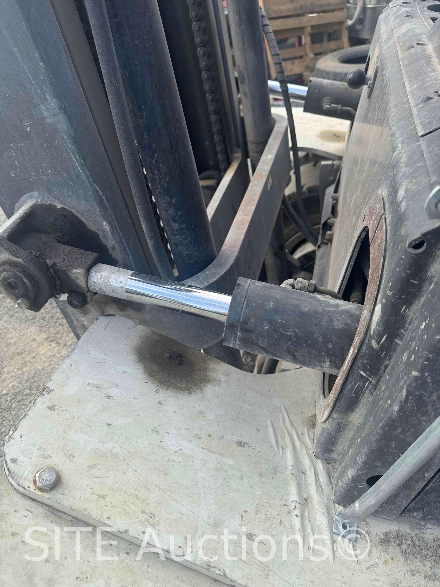 2013 Nissan MW1F4A40V Forklift