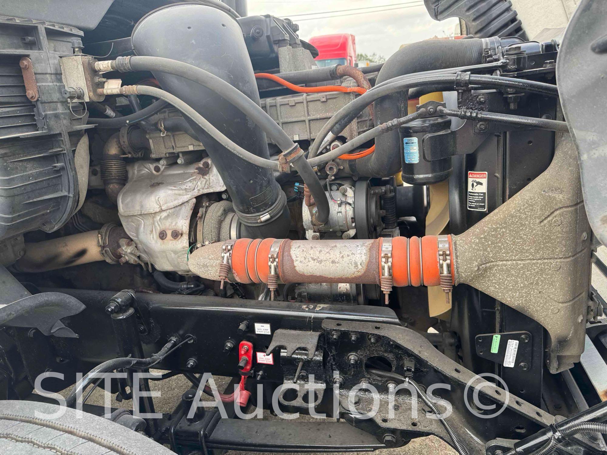 2015 Freightliner T/A Dump Truck