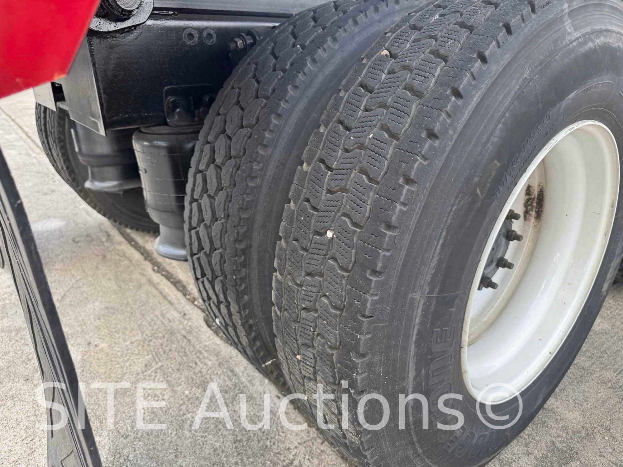 2015 Freightliner T/A Dump Truck