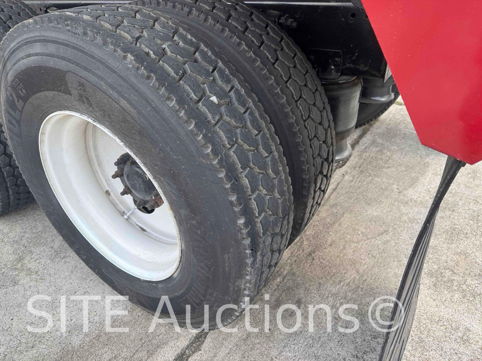 2015 Freightliner T/A Dump Truck