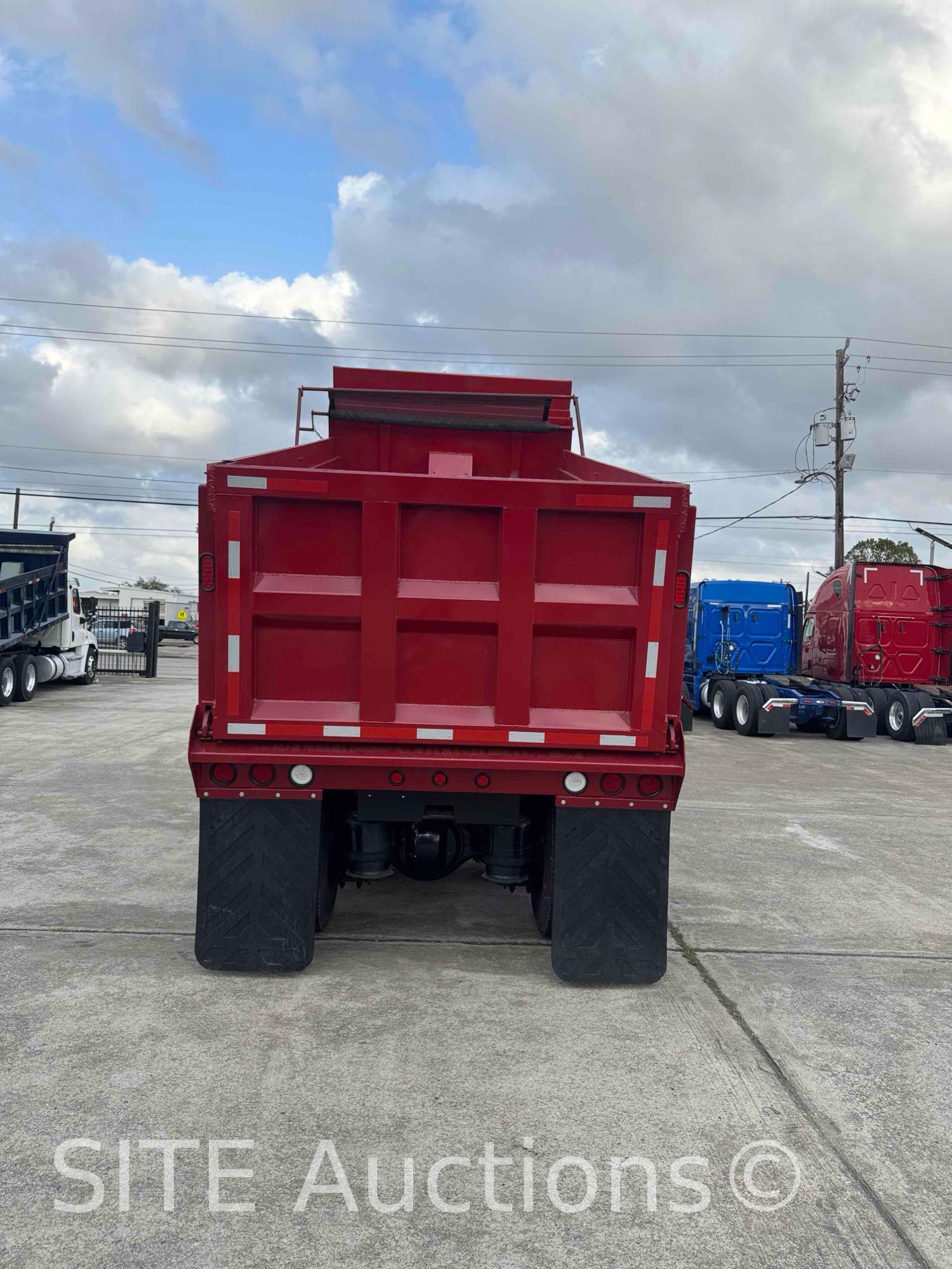 2015 Freightliner T/A Dump Truck