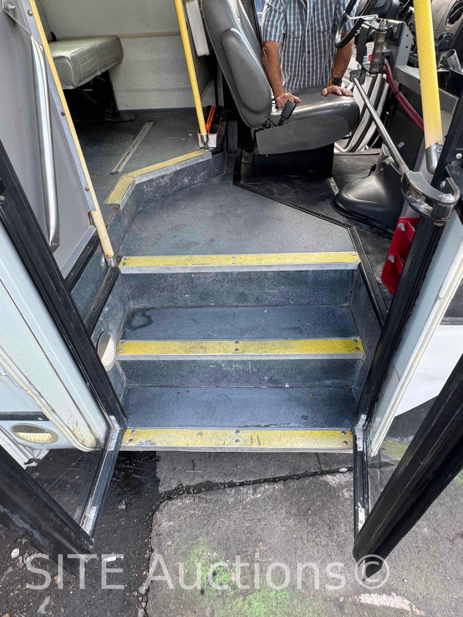 2009 Ford E450 Bus
