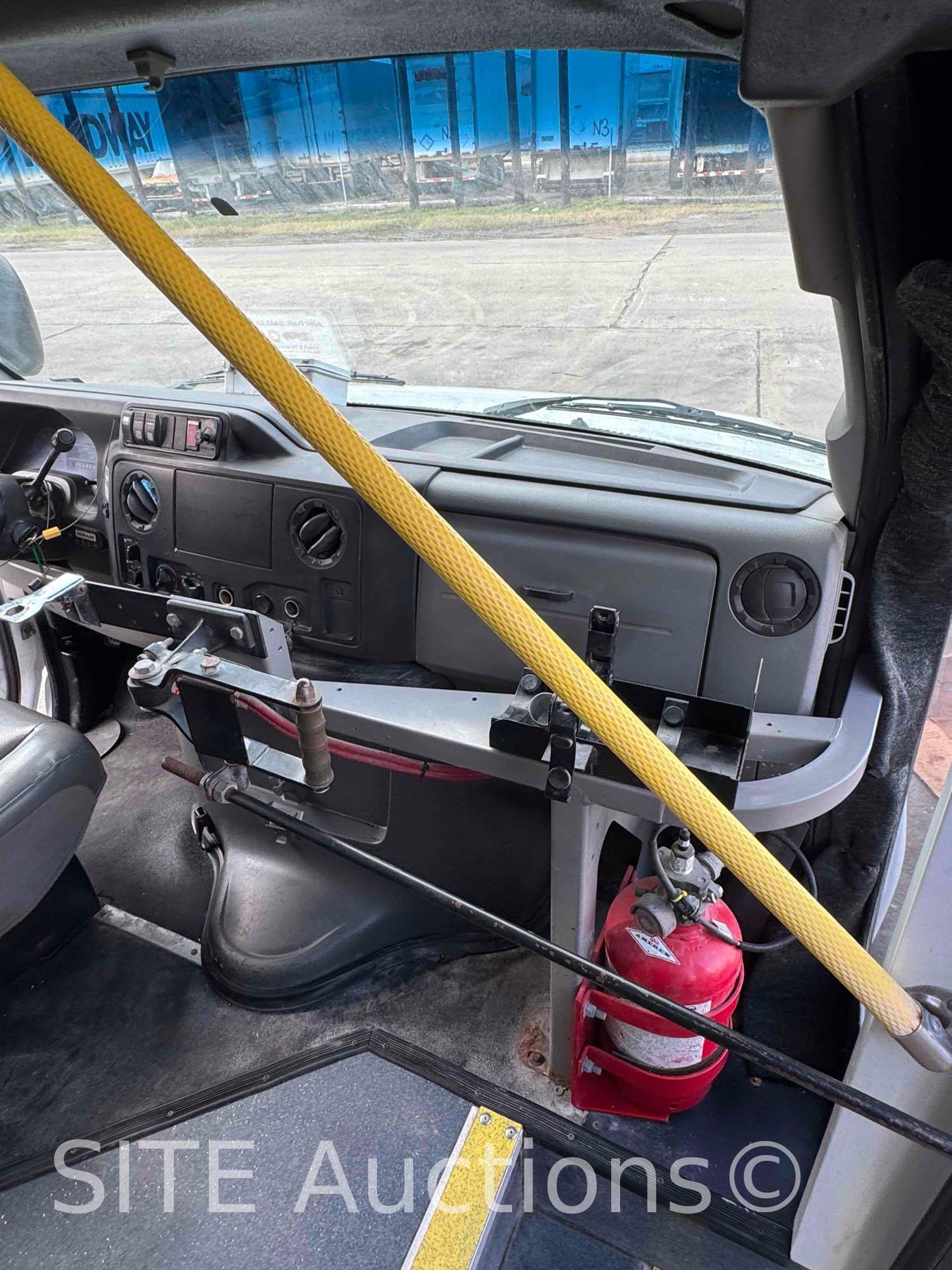 2009 Ford E450 Bus