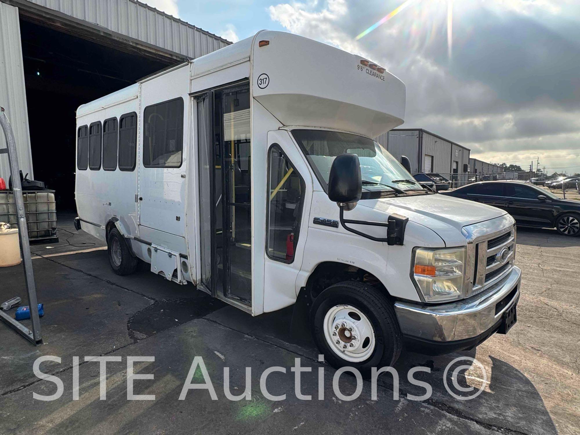 2009 Ford E450 Bus
