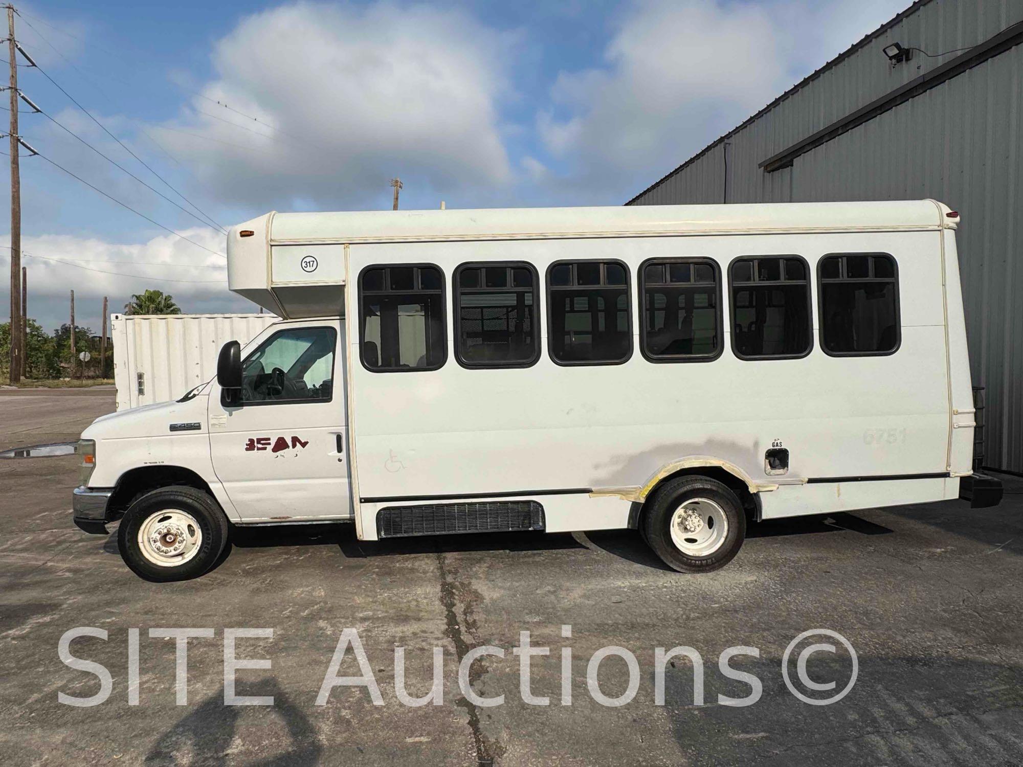 2009 Ford E450 Bus