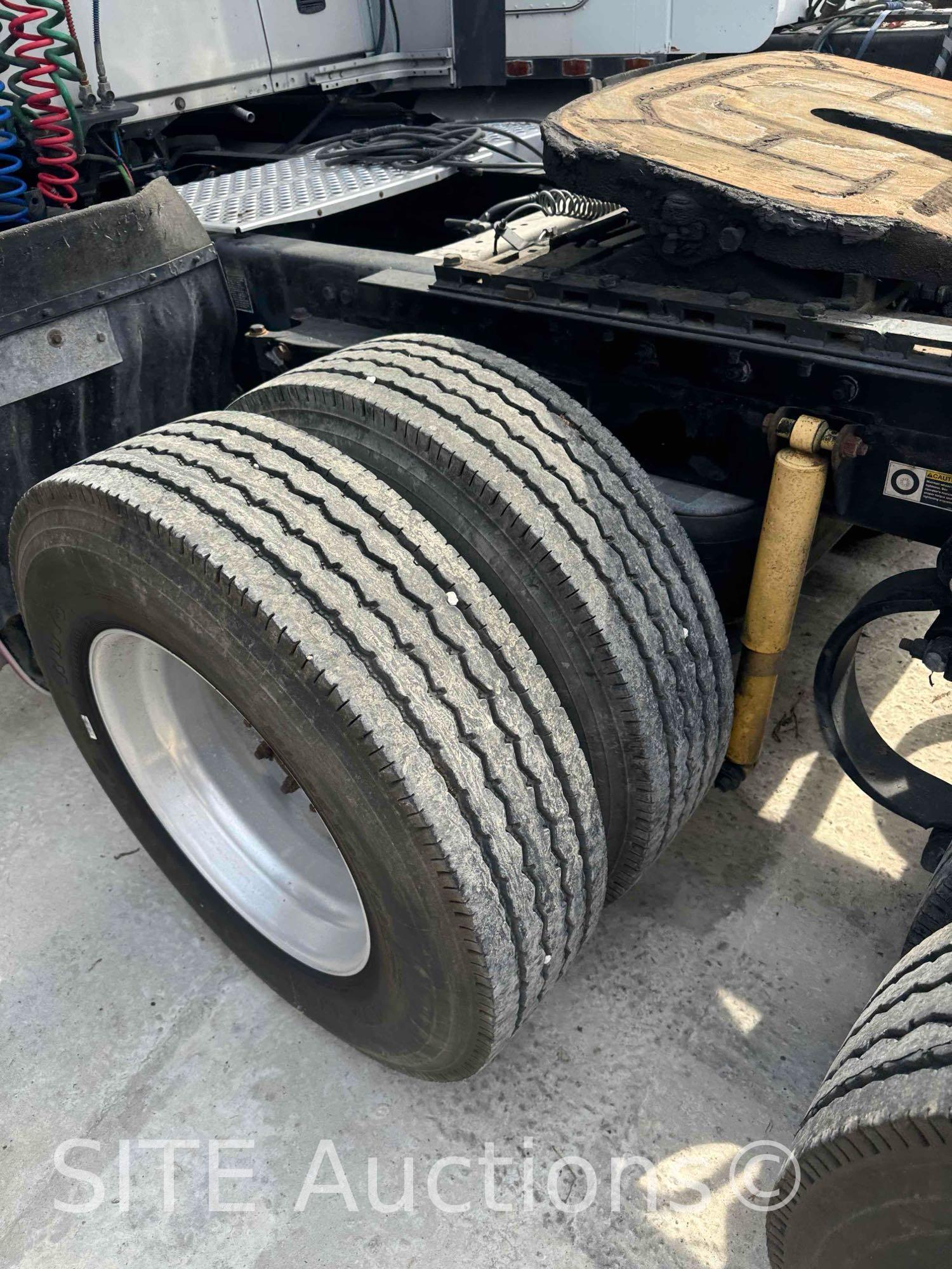 2010 Kenworth T2000 T/A Sleeper Truck Tractor