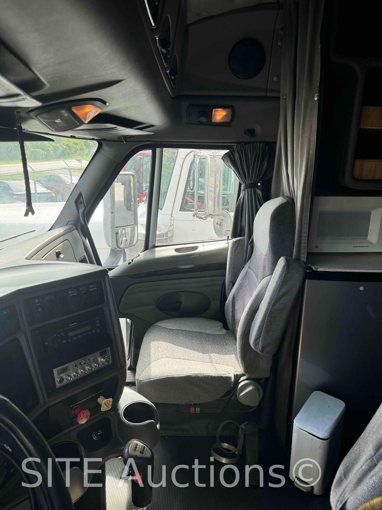 2010 Kenworth T2000 T/A Sleeper Truck Tractor