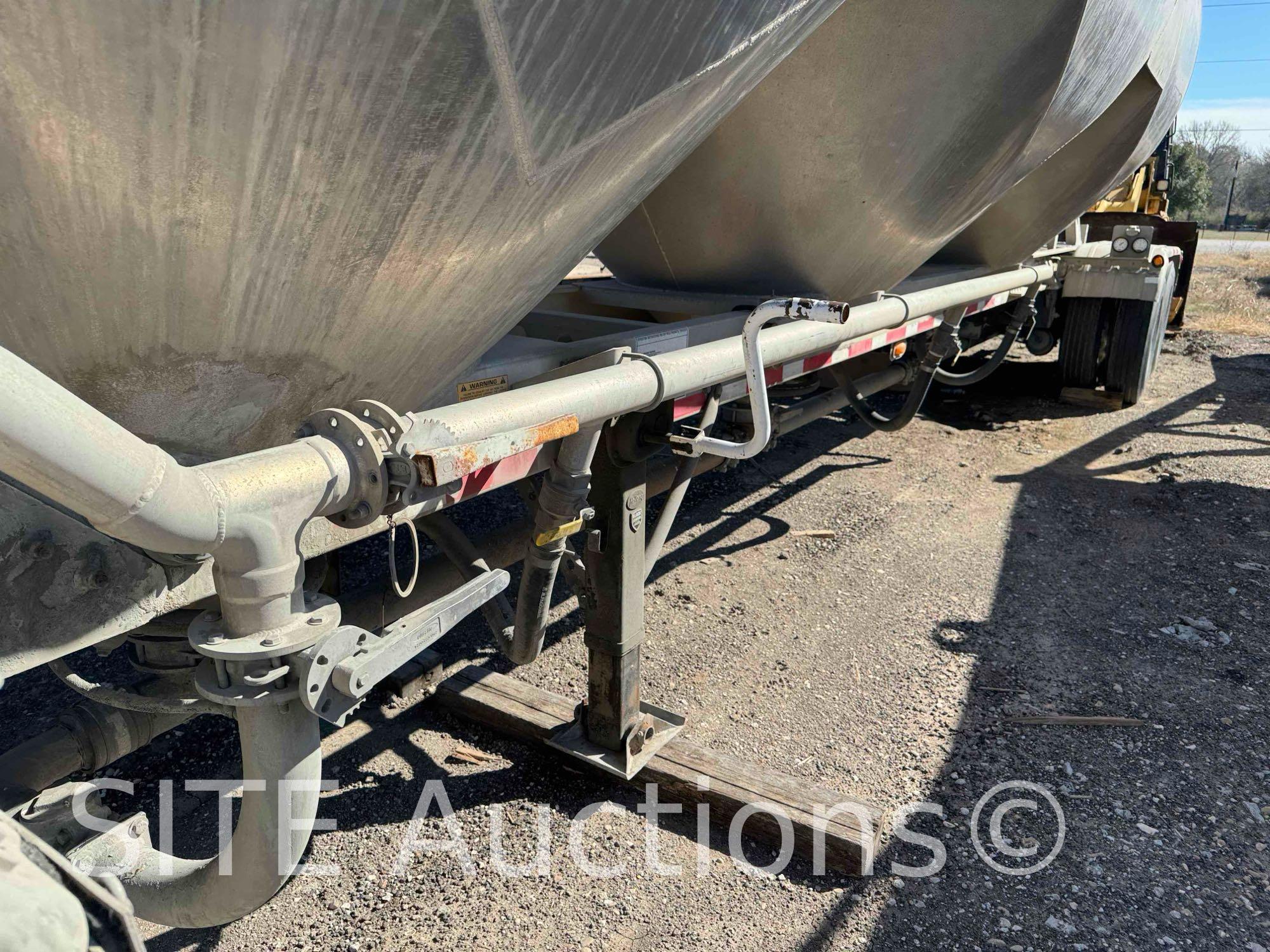 2014 Trail King T/A Pneumatic Dry Bulk Trailer