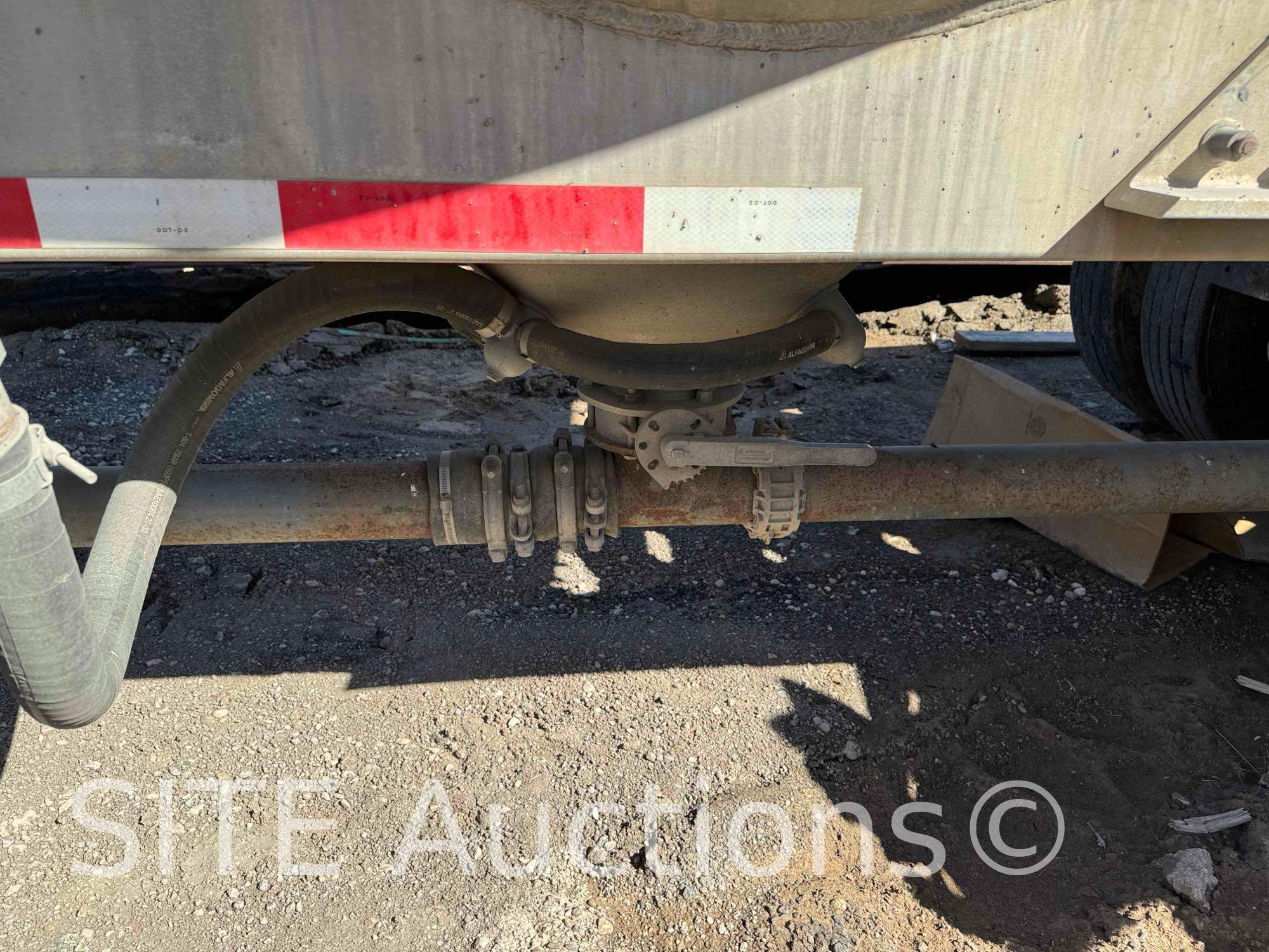 2014 Trail King T/A Pneumatic Dry Bulk Trailer