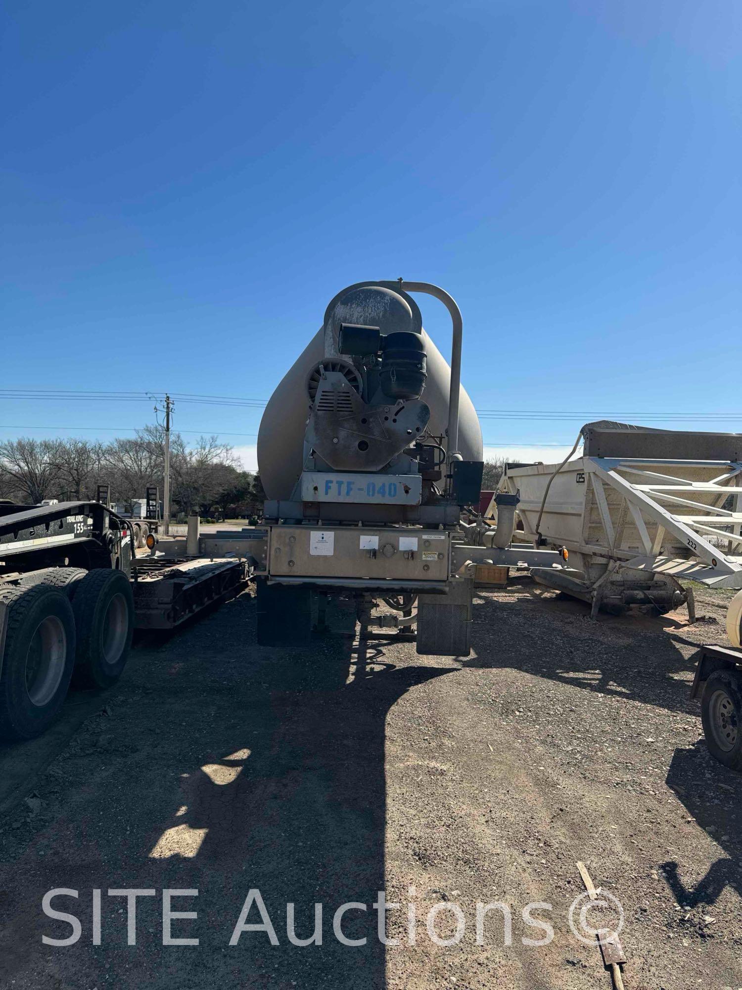 2014 Trail King T/A Pneumatic Dry Bulk Trailer