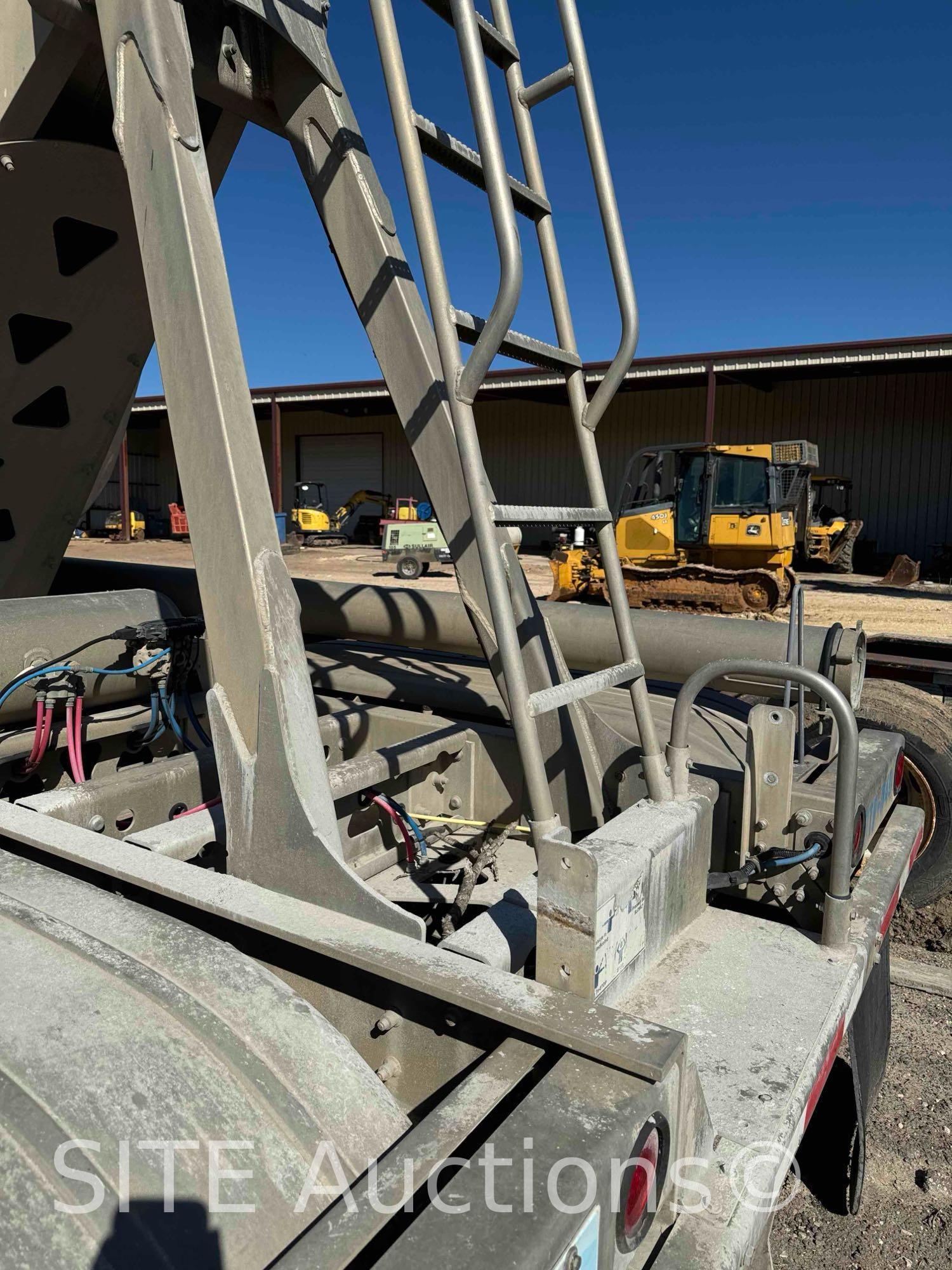 2014 Trail King T/A Pneumatic Dry Bulk Trailer