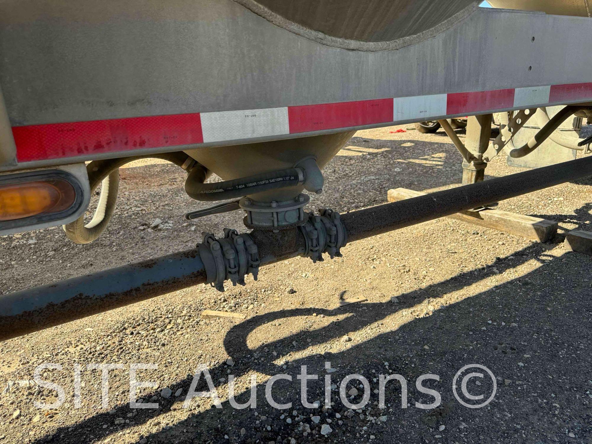 2014 Trail King T/A Pneumatic Dry Bulk Trailer
