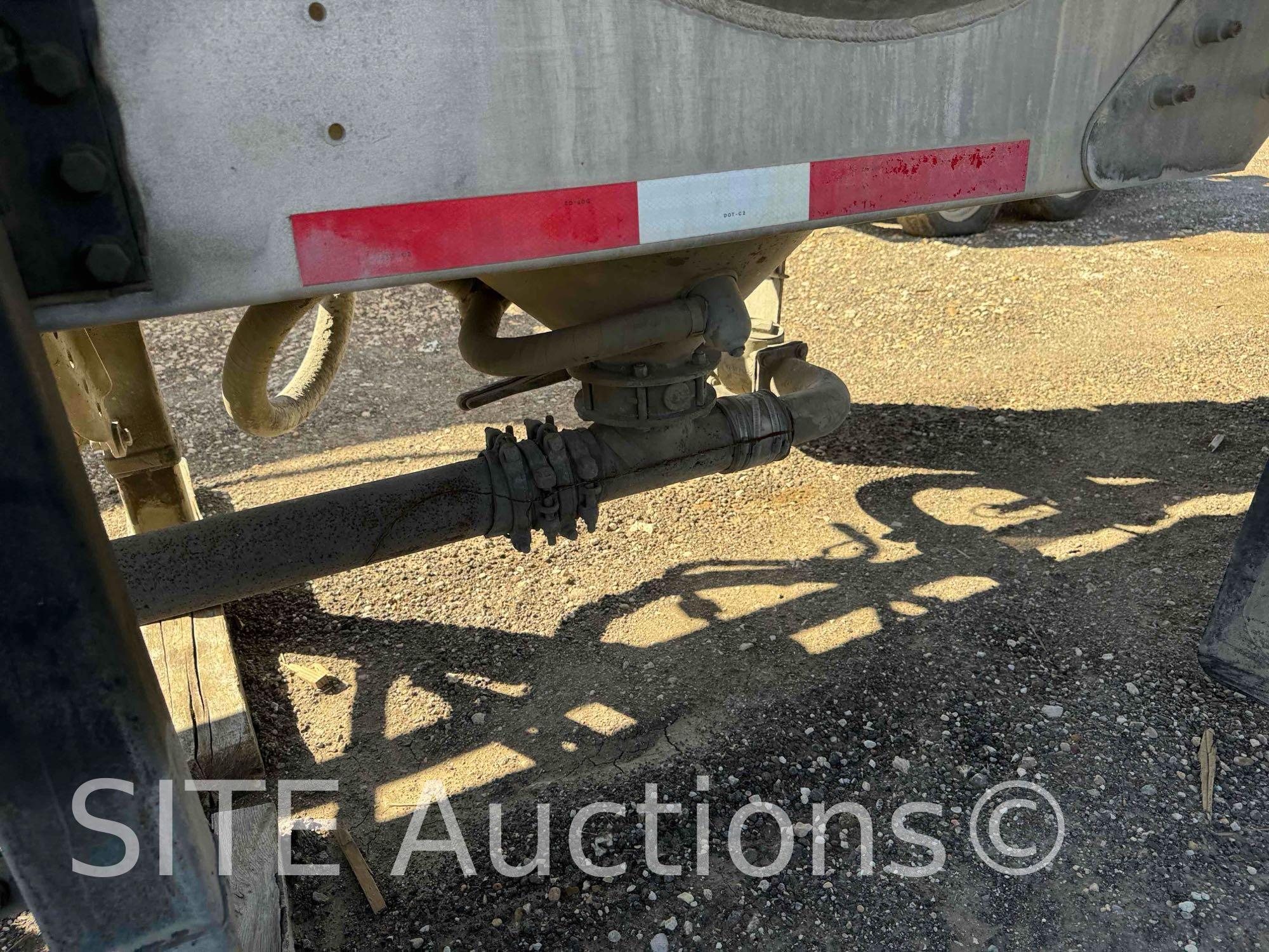 2014 Trail King T/A Pneumatic Dry Bulk Trailer