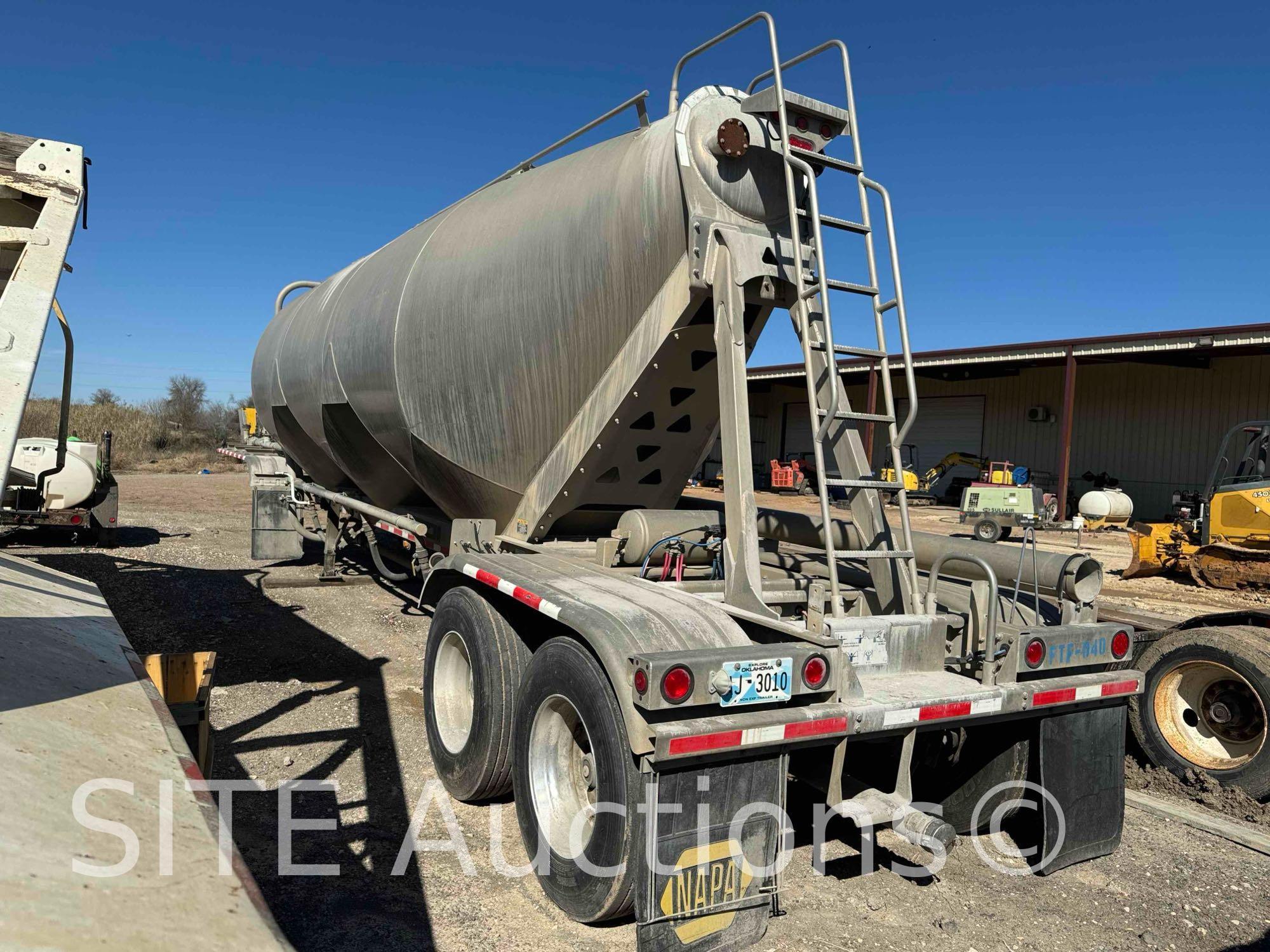 2014 Trail King T/A Pneumatic Dry Bulk Trailer