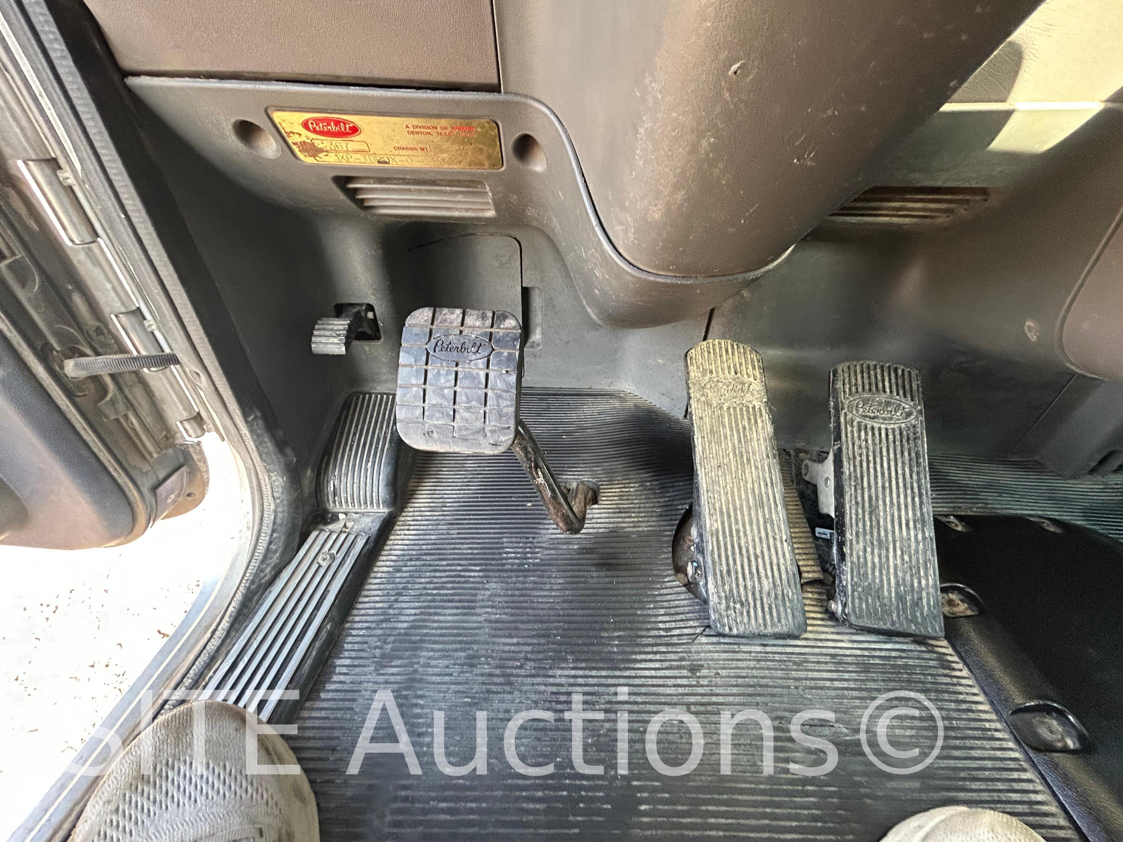 2012 Peterbilt 367 T/A Daycab Truck Tractor