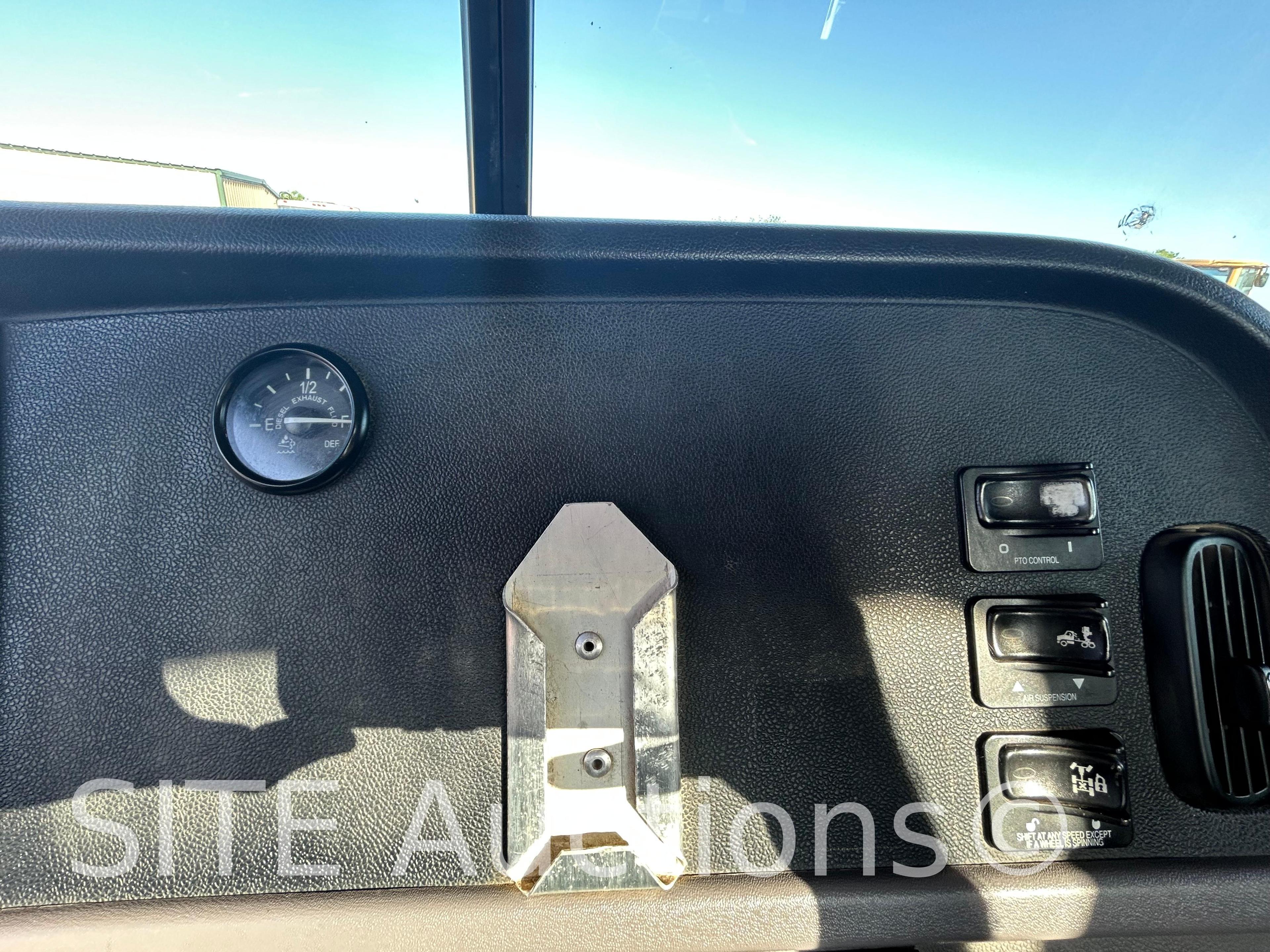 2012 Peterbilt 367 T/A Daycab Truck Tractor