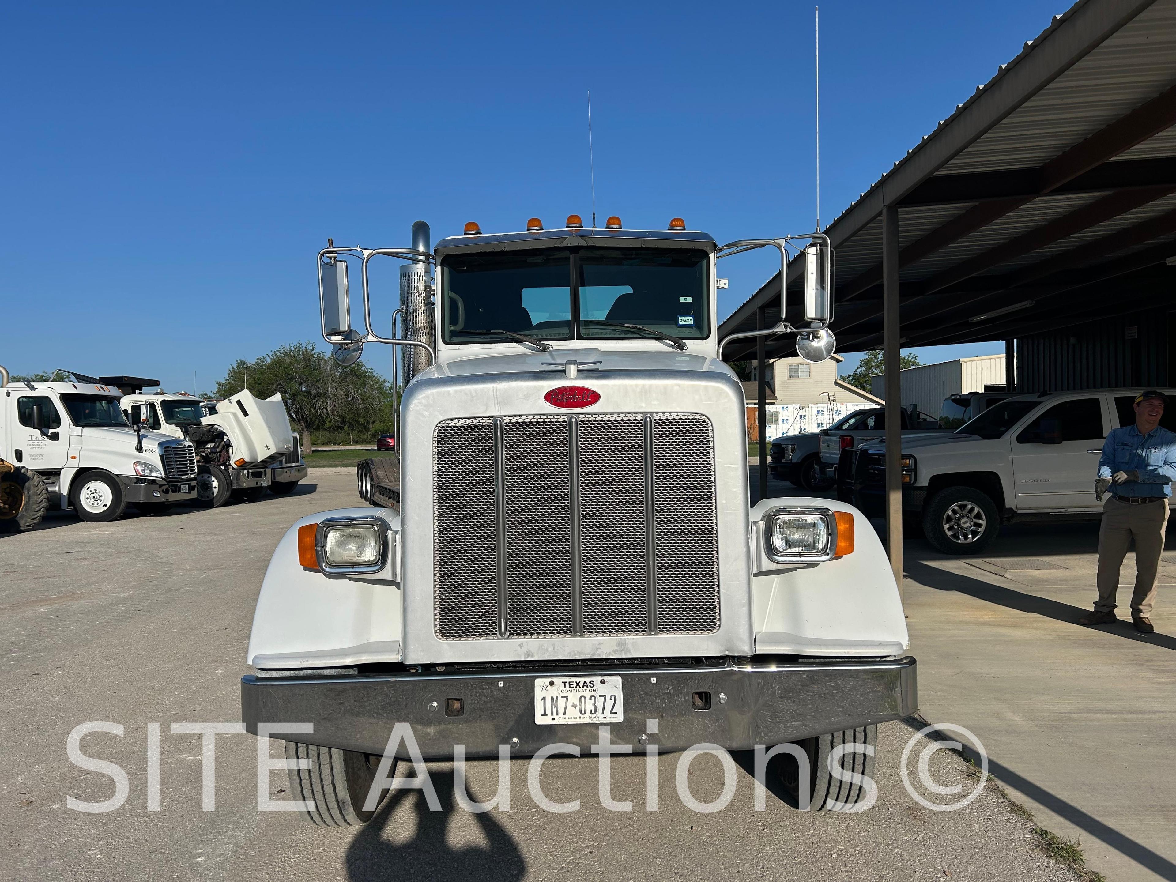 2012 Peterbilt 367 T/A Daycab Truck Tractor