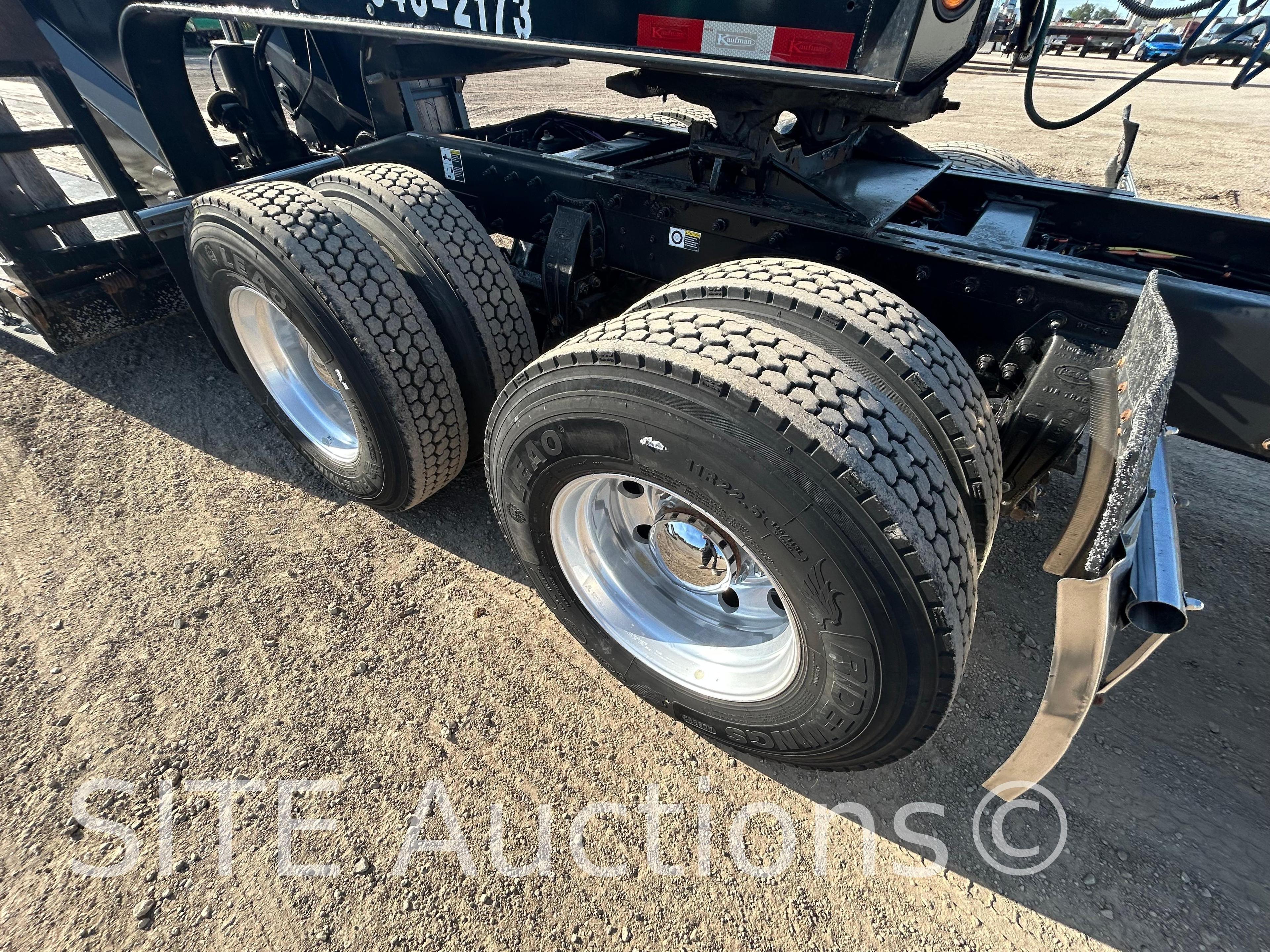 2012 Peterbilt 367 T/A Daycab Truck Tractor